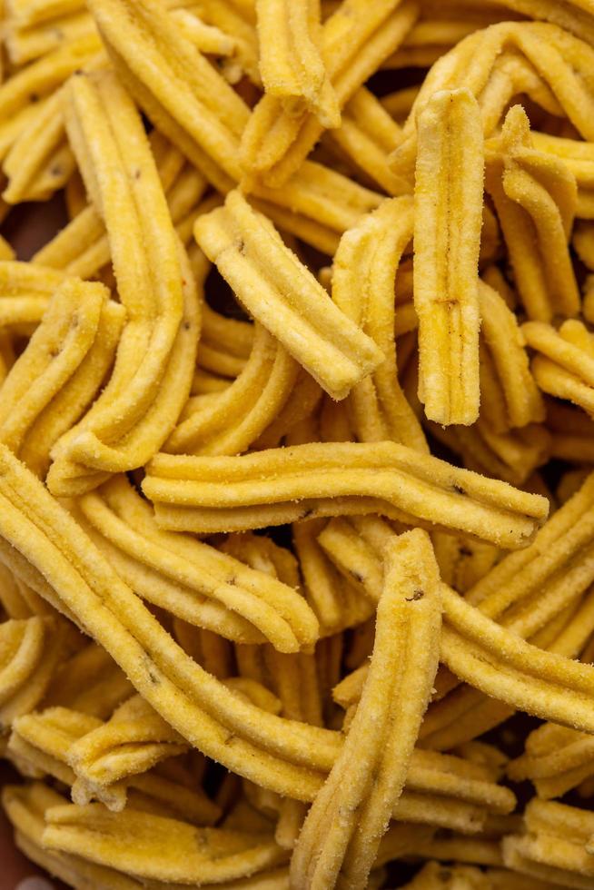 ganthiya são lanches indianos fritos feitos de farinha de grão de bico foto