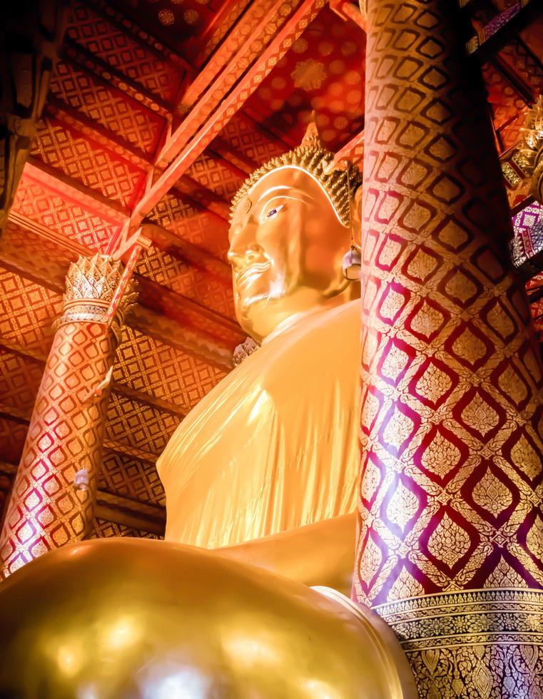 wat phanan choeng é um templo importante em ayutthaya, tailândia. foto