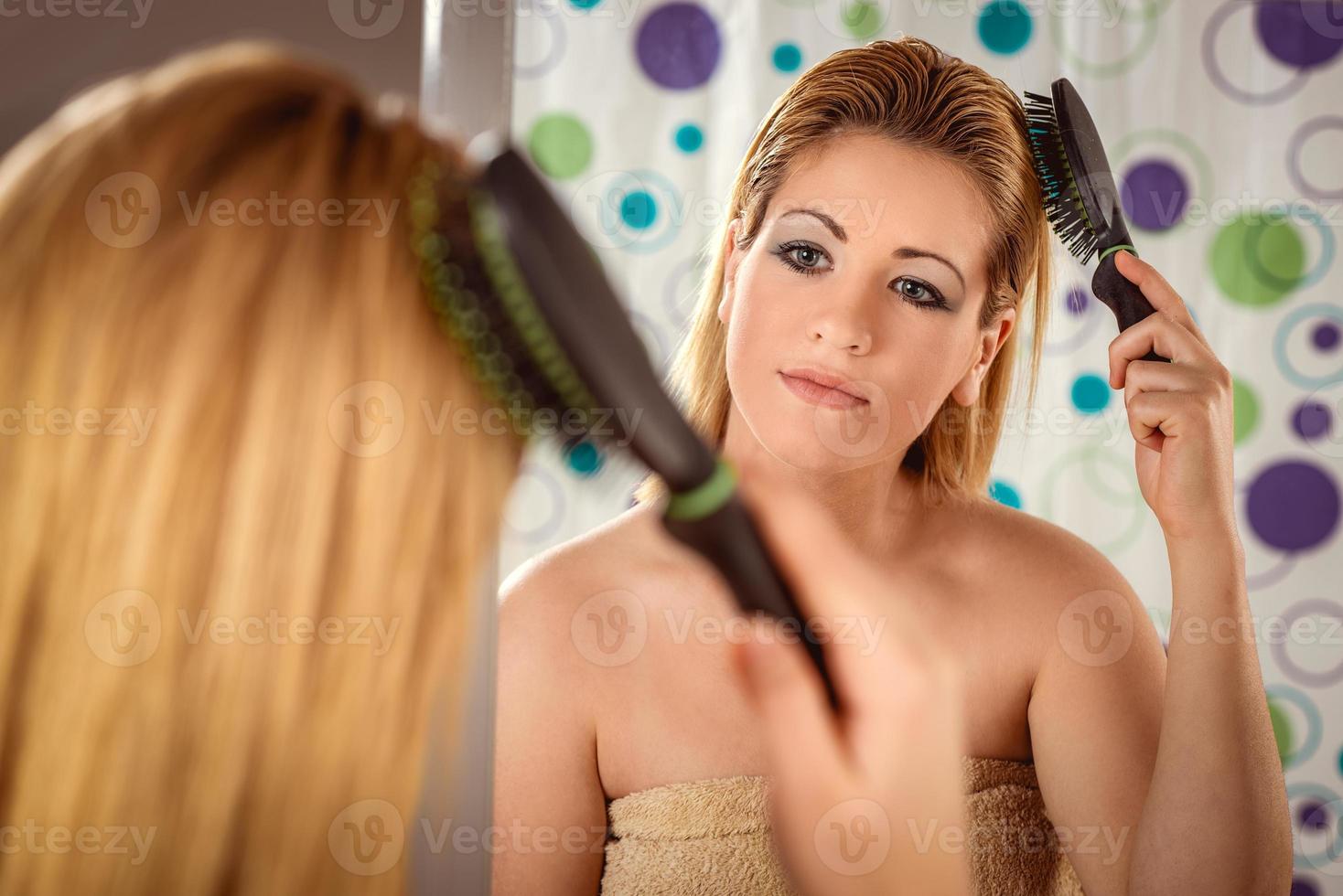 escovar o cabelo vista foto