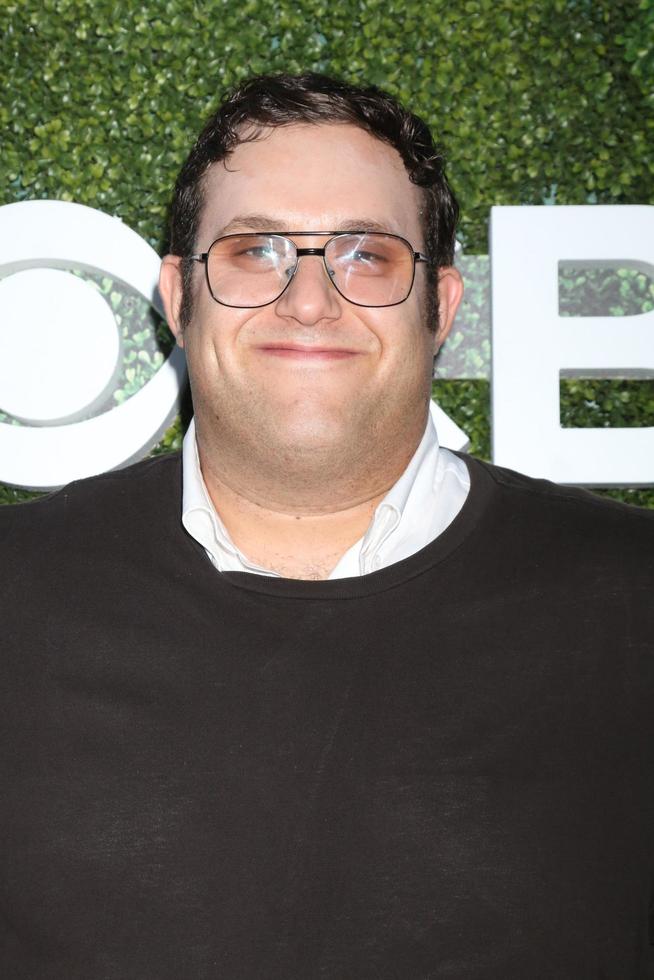 los angeles, 10 de agosto - ari stidham no cbs, cw, showtime summer 2016 tca party no pacific design center em 10 de agosto de 2016 em west hollywood, ca foto