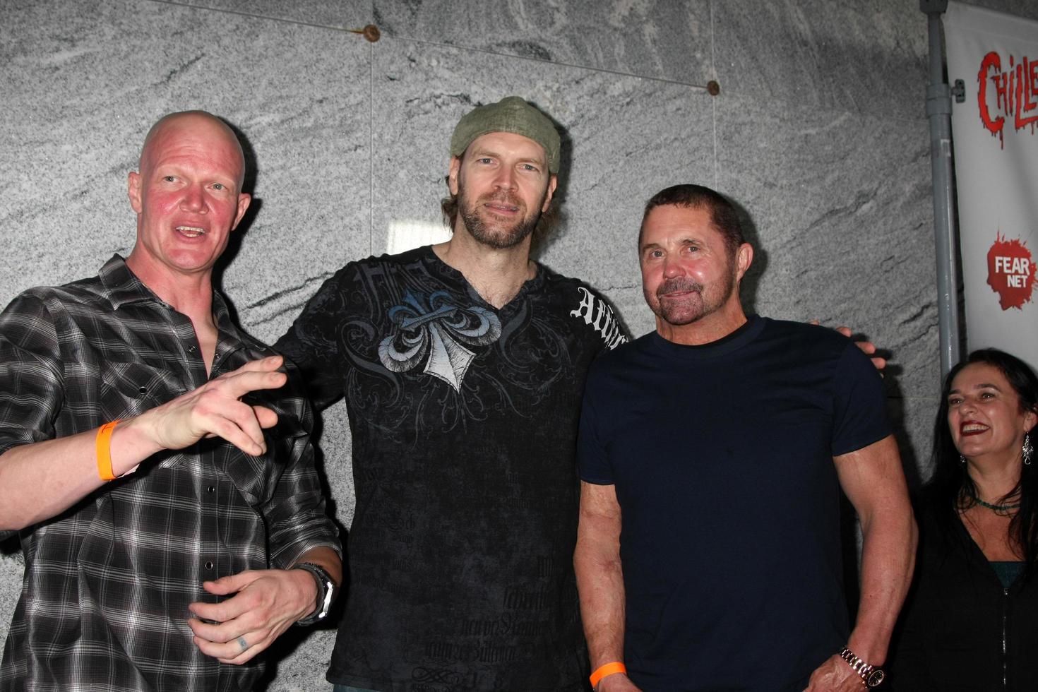 los angeles, 15 de setembro - derek mears, tyler mane, kane hodder chega na estréia de chillerama no hollywood forever cemetary em 15 de setembro de 2011 em los angeles, ca foto