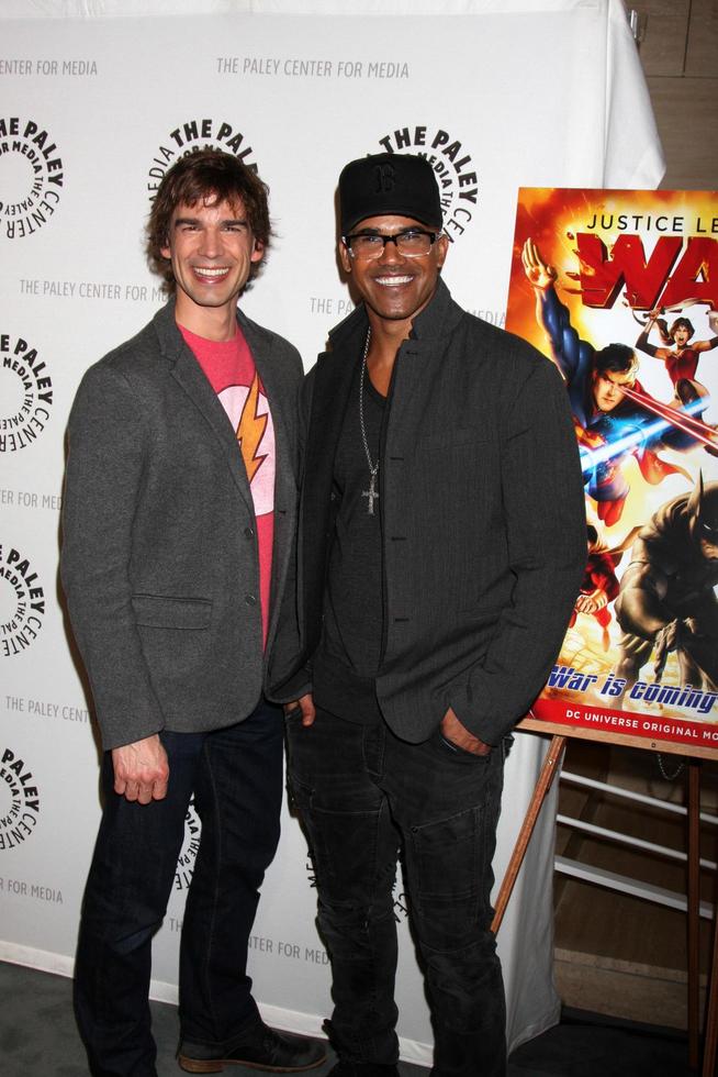 los angeles, 30 de janeiro - christopher gorham, shemar moore na liga da justiça - guerra no paley cener no paley center for media em 30 de janeiro de 2014 em beverly hills, ca foto