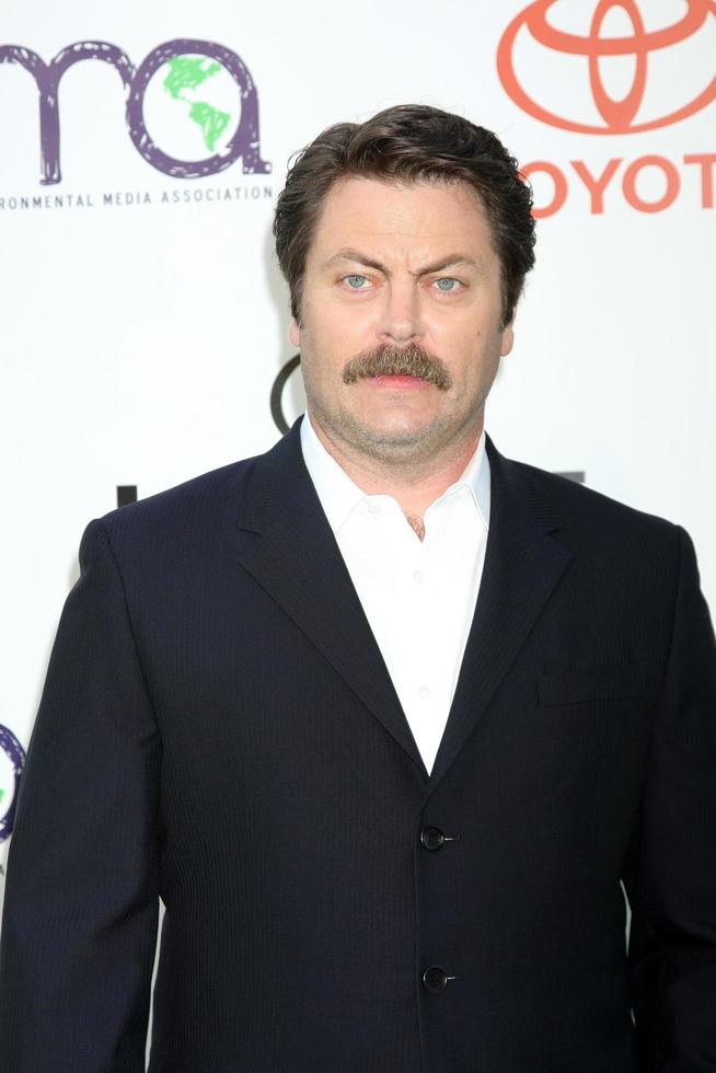 los angeles, 15 de outubro - nick offerman chegando aos prêmios de mídia ambiental de 2011 no estúdio Warner Brothers em 15 de outubro de 2011 em beverly hills, ca foto