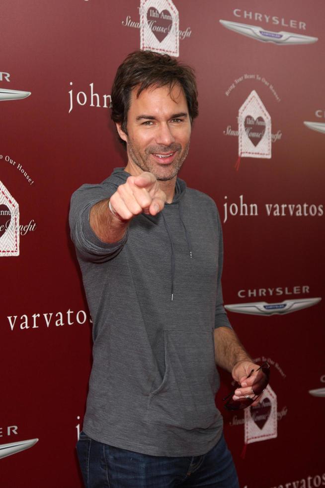 los angeles, 13 de abril - eric mccormack no john varvatos 11th anual stuart house beneficente na john varvatos boutique em 13 de abril de 2014 em west hollywood, ca foto