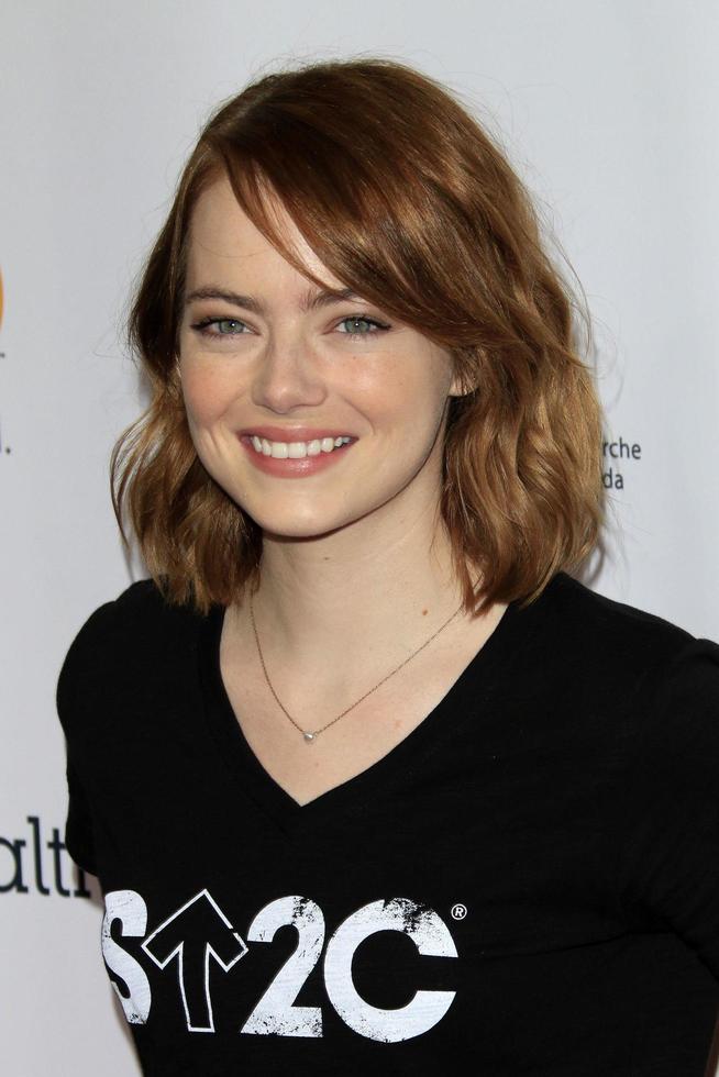 los angeles, 9 de setembro - emma stone na 5ª bienal resista ao câncer na sala de concertos walt disney em 9 de setembro de 2016 em los angeles, ca foto