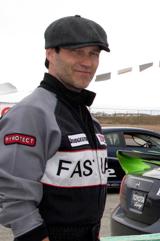 los angeles, 19 de março - stephen moyer na sessão de treinamento toyota pro celebridade race no willow springs speedway em 19 de março de 2011 em rosamond, ca foto