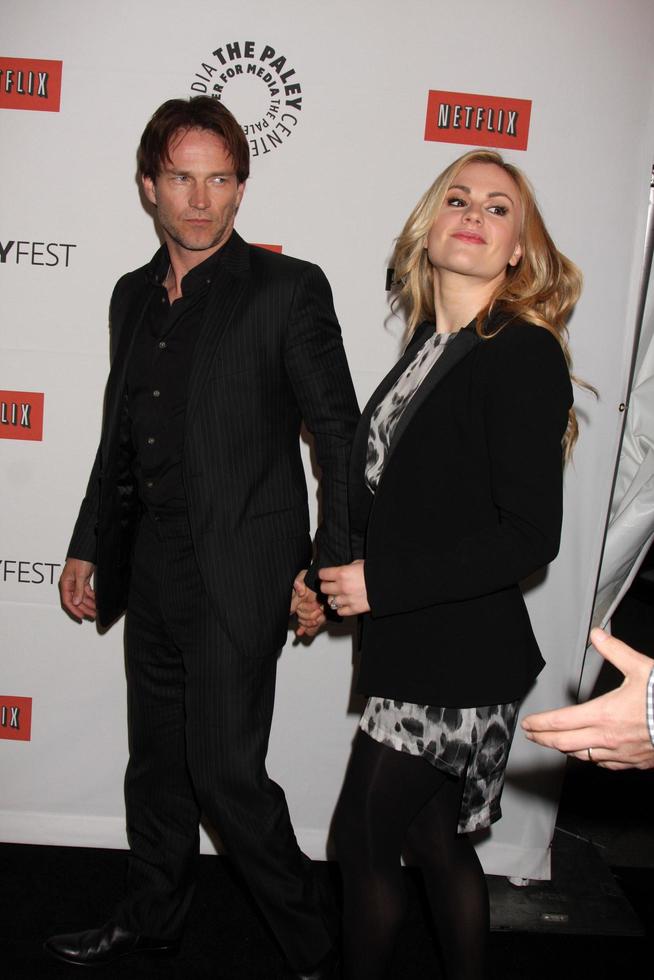 los angeles, 5 - stephen moyer, anna paquin chegando ao true blood paleyfest 2011 no teatro saban em beverly hills em 5 de março de 2011 em beverly hills, ca foto