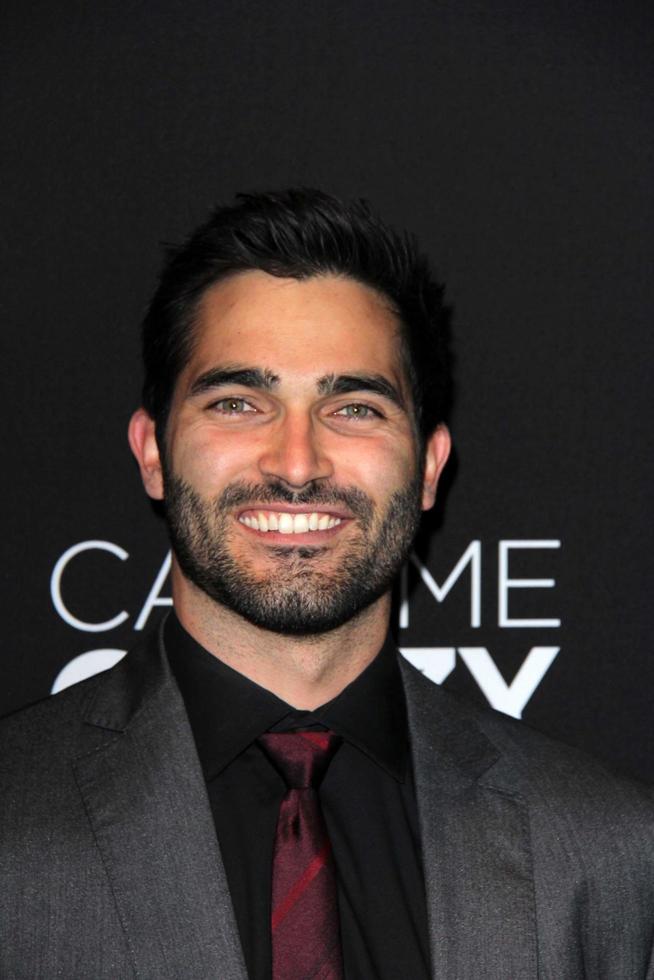 los angeles, 16 de abril - tyler hoechlin chega ao call me crazy - uma estreia de cinco filmes no pacific design center em 16 de abril de 2013 em west hollywood, ca foto