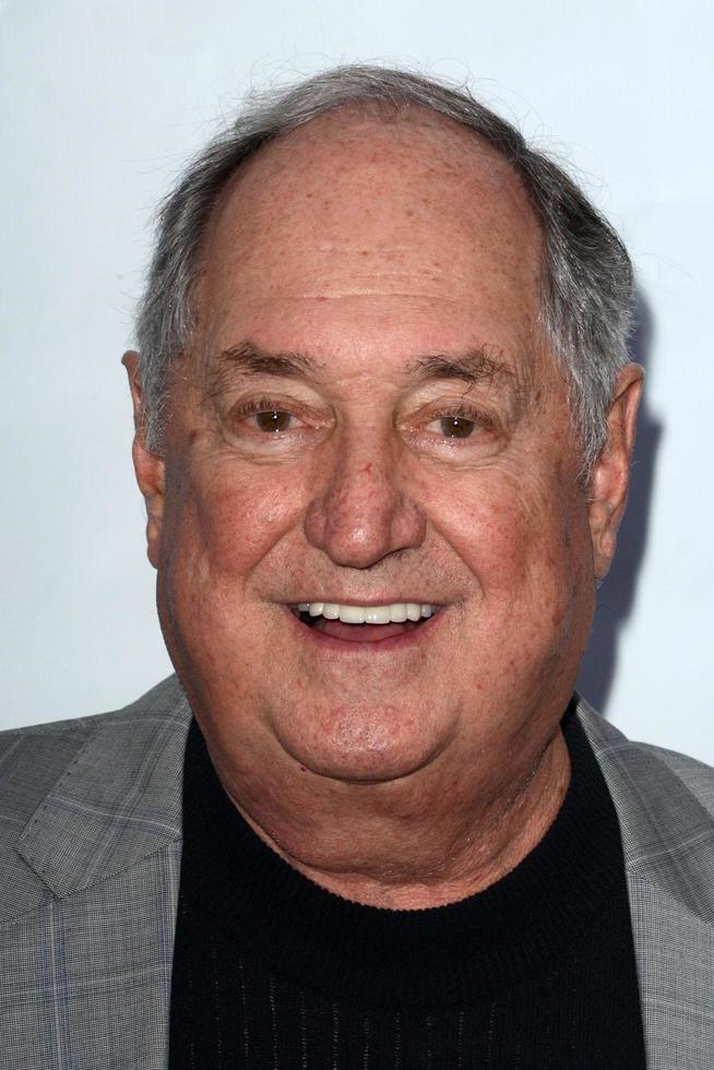 los angeles, 19 de maio - neil sedaka na gala de angariação de fundos babyquest em propriedade privada em 19 de maio de 2016 no lago toluca, ca foto