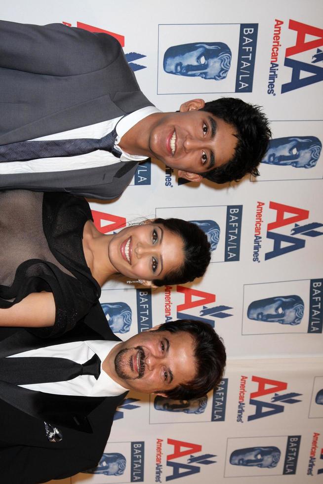 dev patel, freida pinto e anil kapoor chegando ao hotel 2009 bafta britanniaawards Century Plaza Century City, ca 5 de novembro de 2009 ©2009 kathy hutchins hutchins photo foto