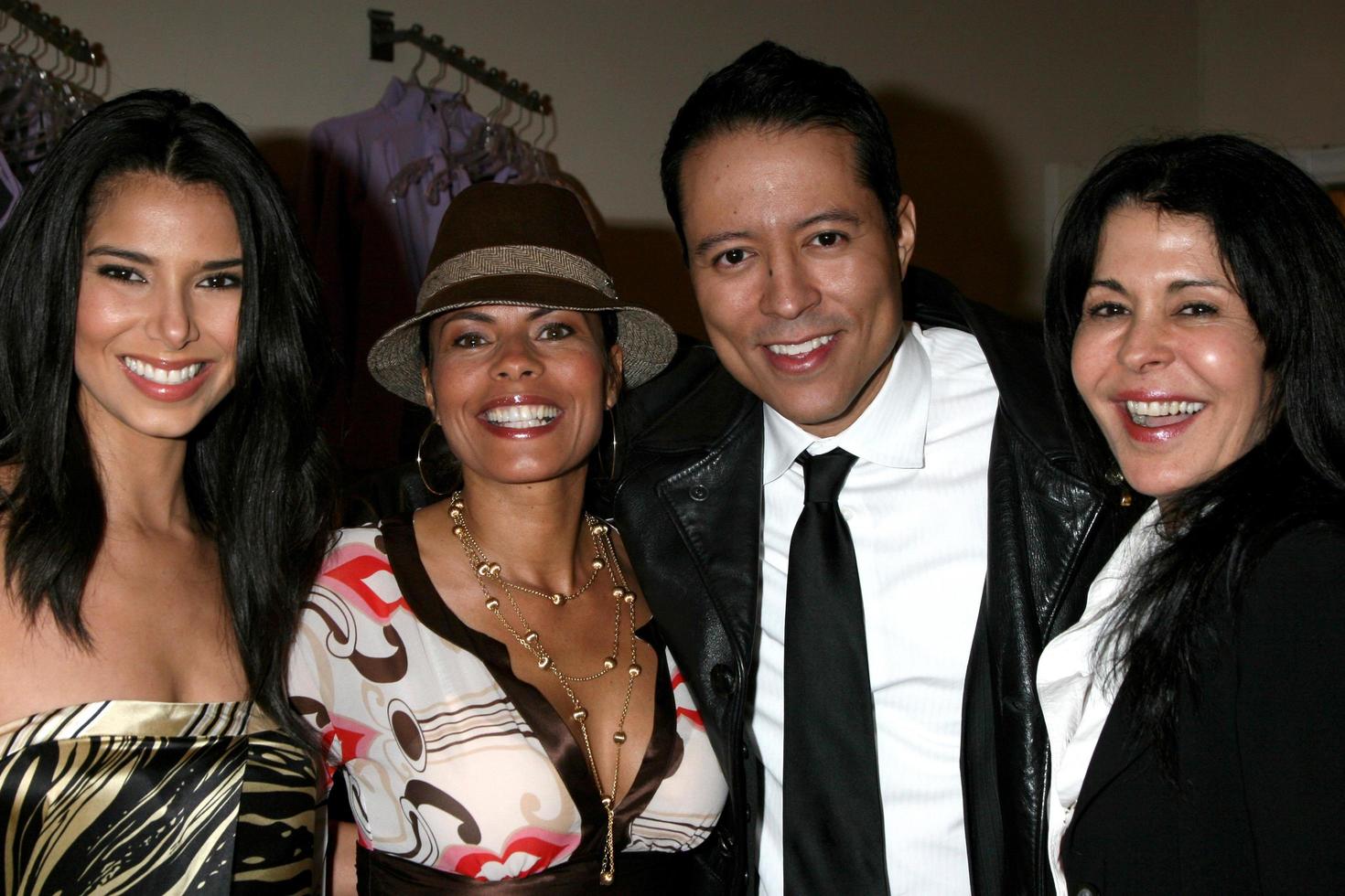 roselyn sanchez, lisa vidal, yancy arias e maria conchita alonso linguagem corporal boutique de roupas esportivas abrindo 14700 ventura blvd sherman oaks, ca 91403 22 de outubro de 1994 ©2008 kathy hutchins hutchins photo foto