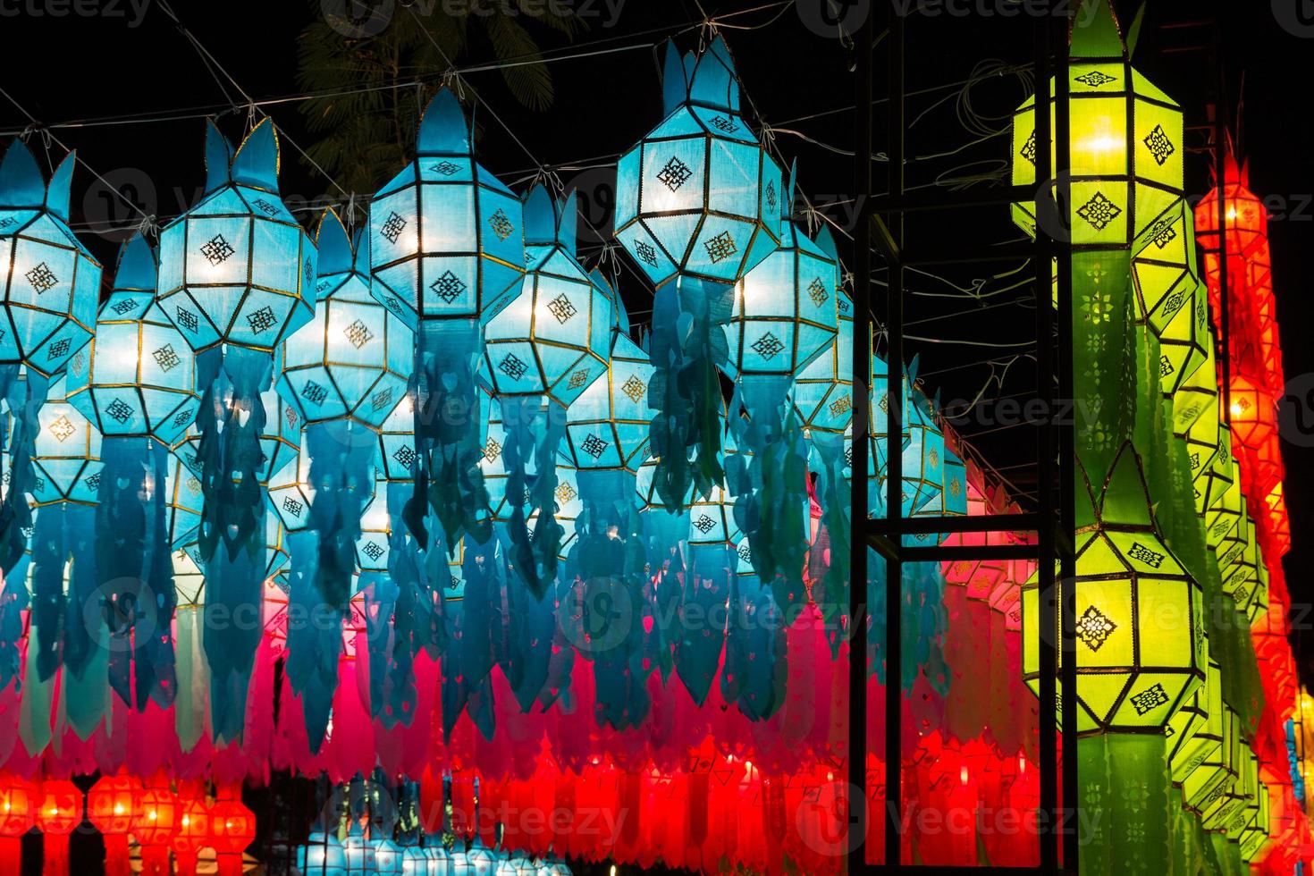 lanterna de papel para decoração tradicional da tailândia foto