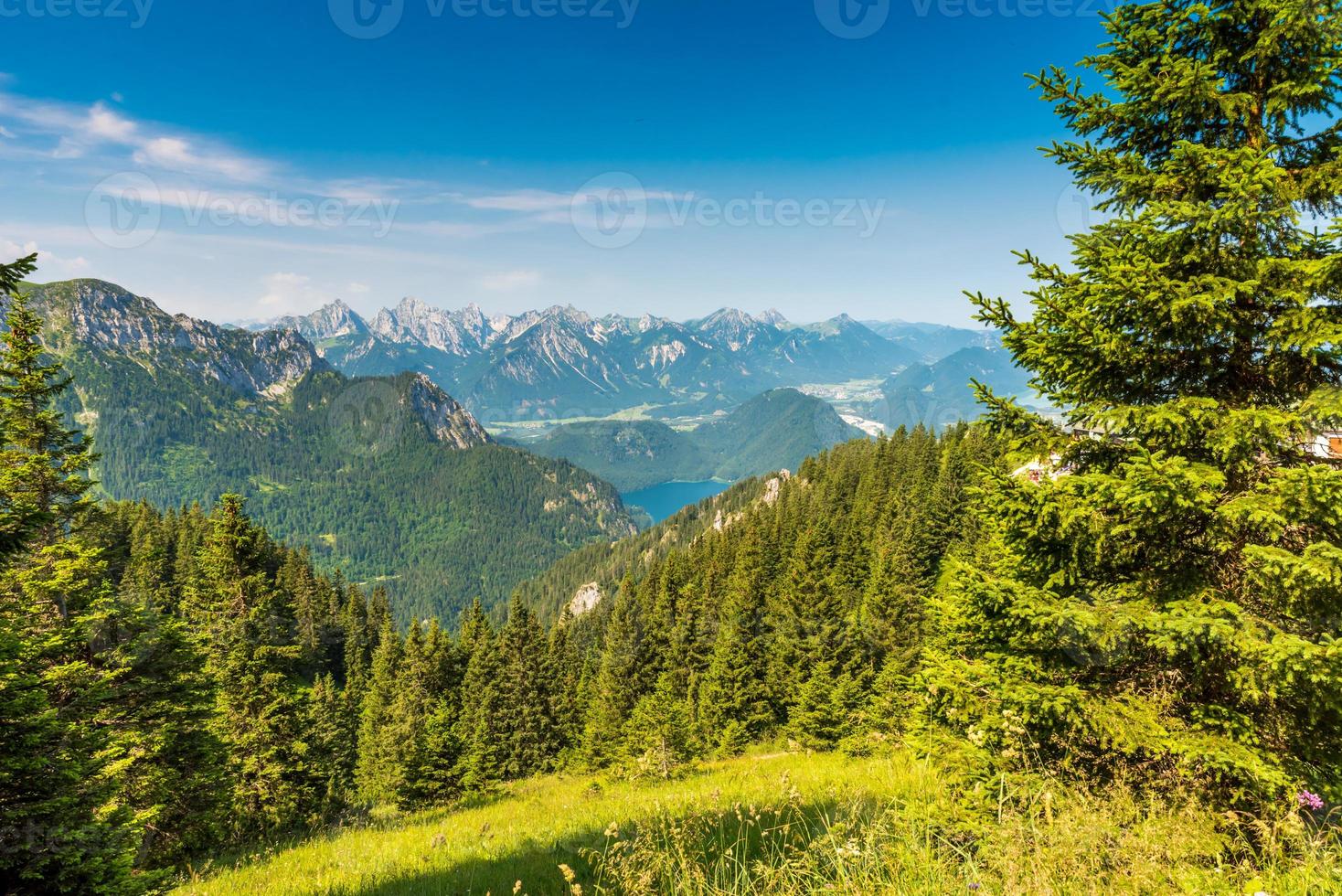 bela paisagem em allgäu - alpes, tegelberg foto