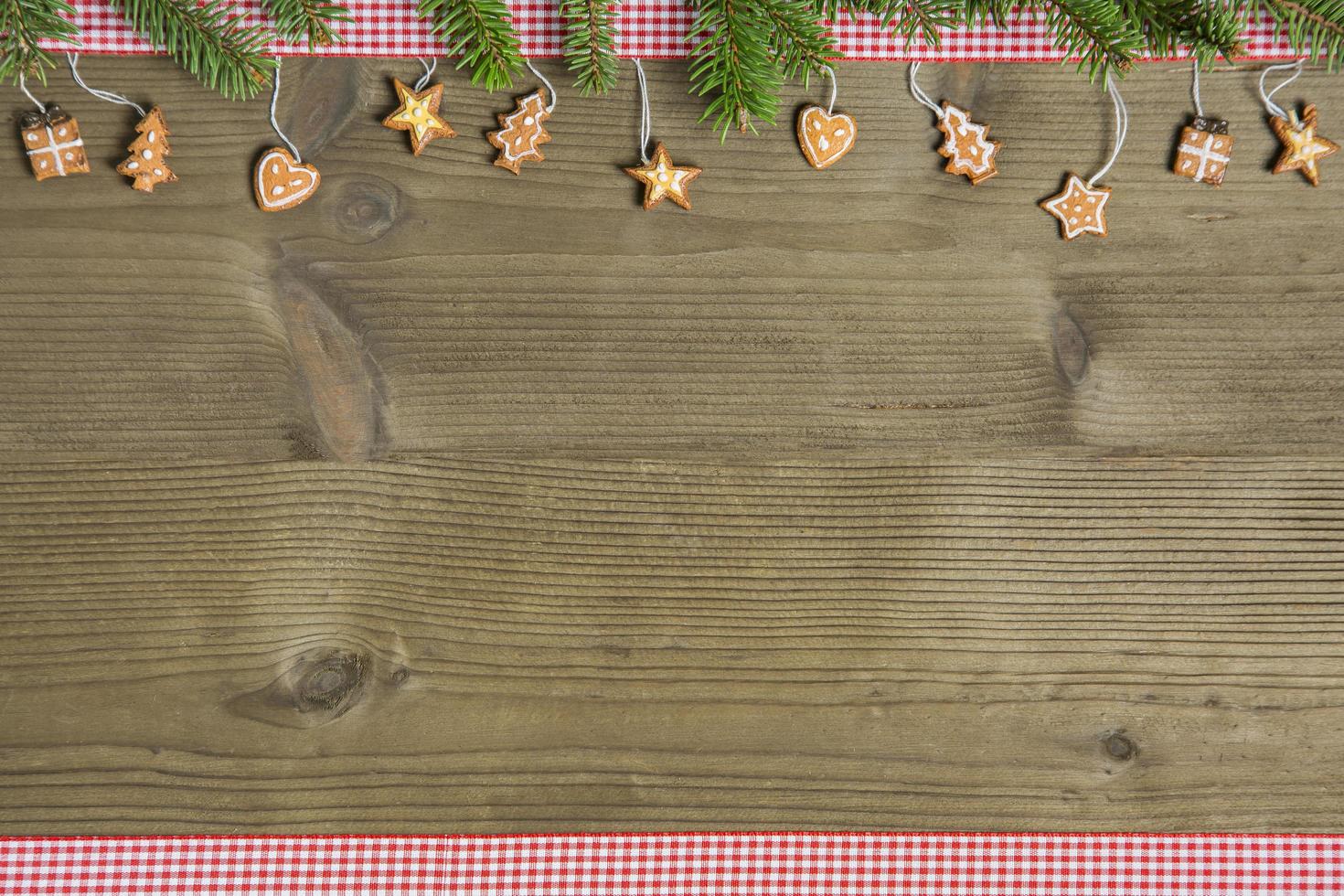 decoração rústica de natal em mesa de madeira foto