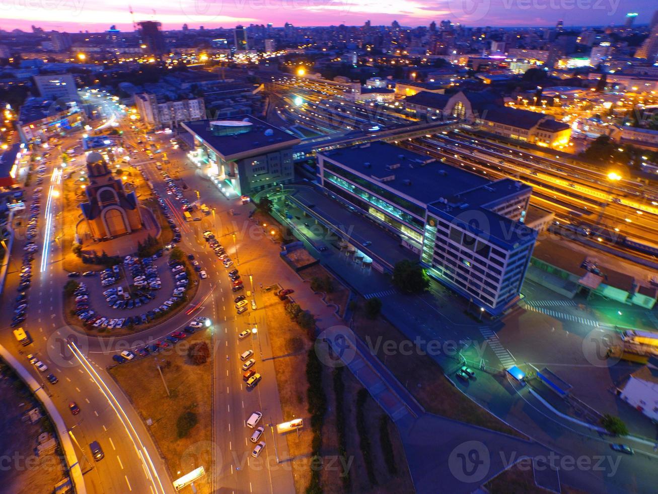 estação central de kyiv. pôr do sol sobre a cidade. foto