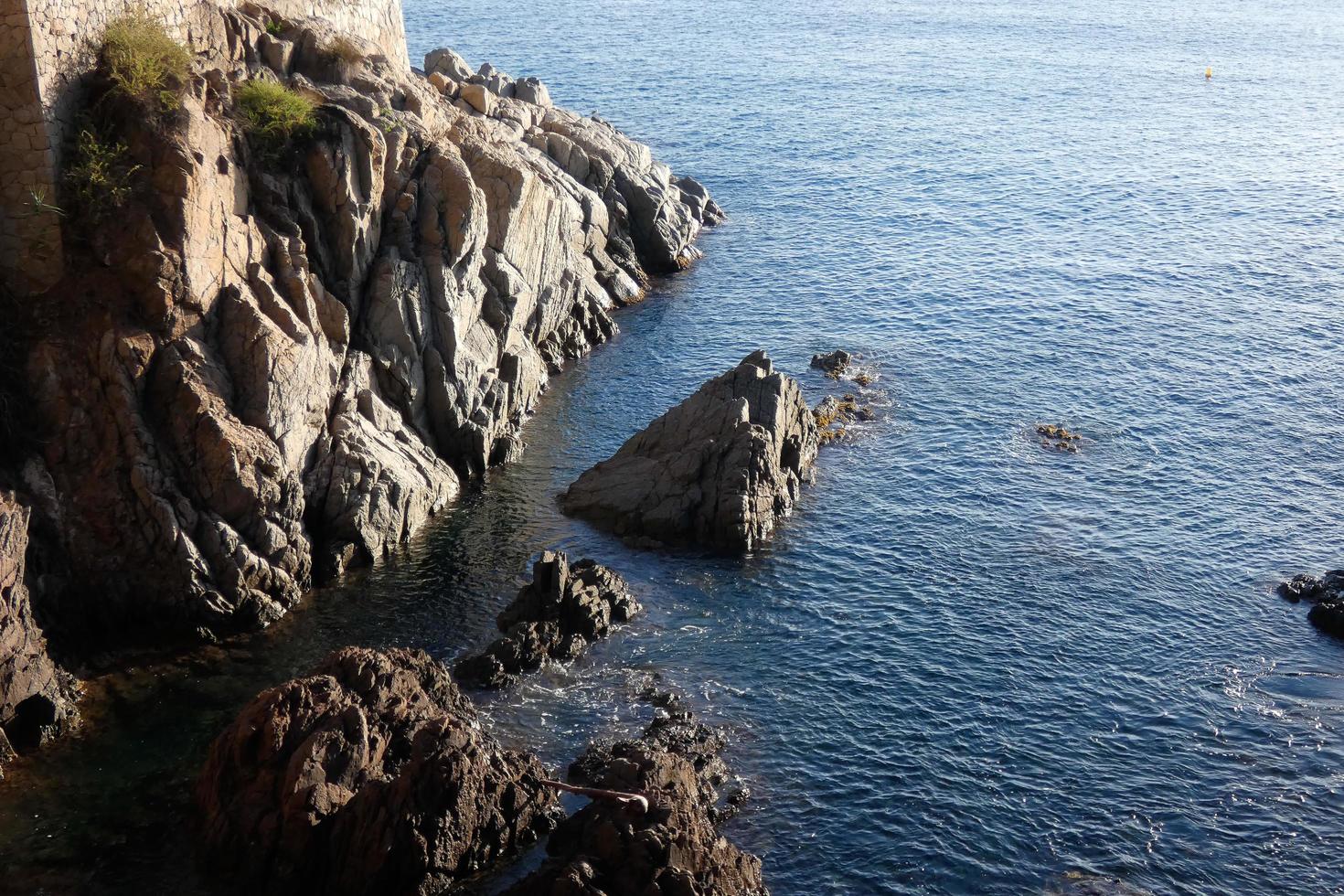 costa brava catalana, costa mediterrânea acidentada no norte da catalunha, espanha foto