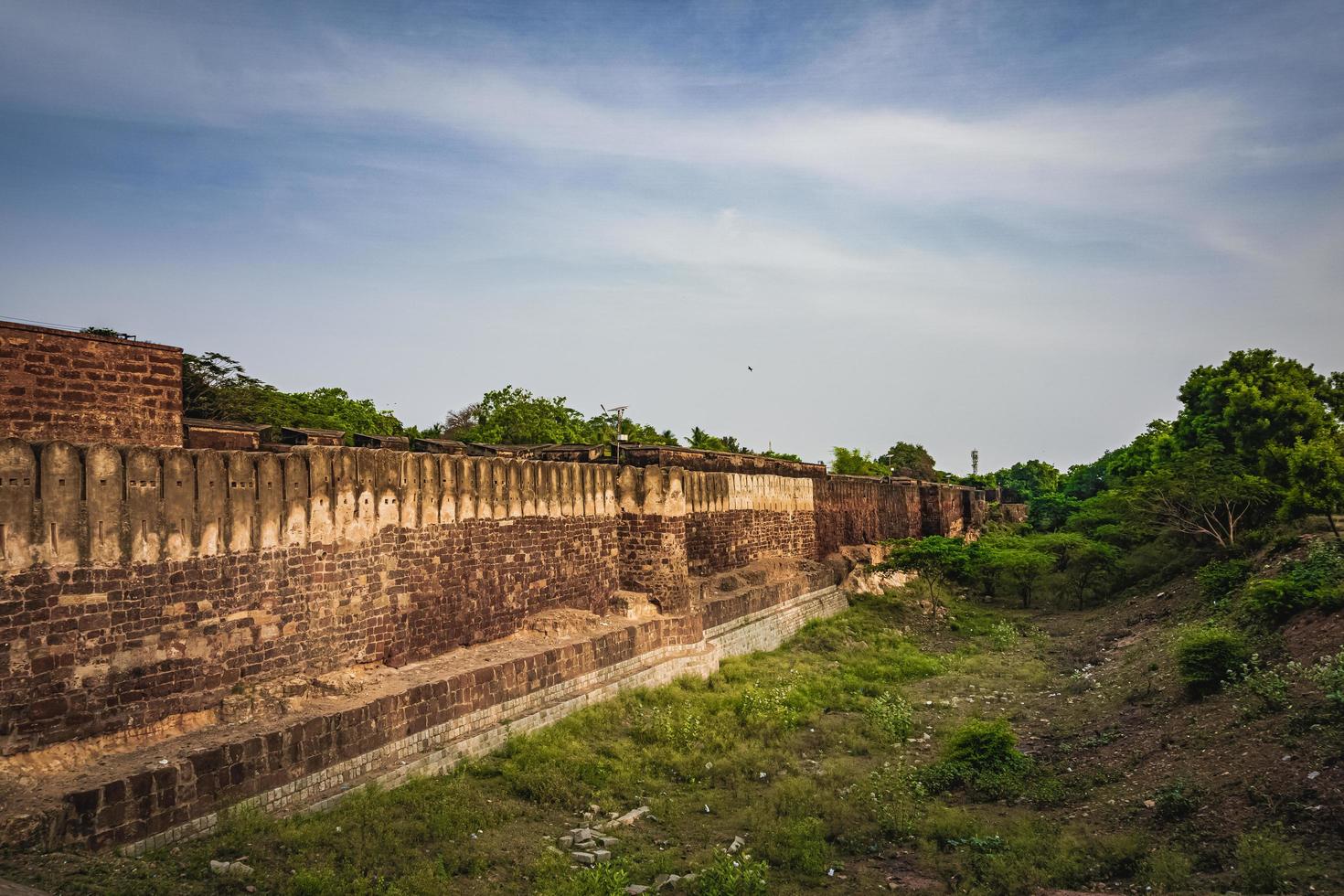 tanjore grande templo ou templo brihadeshwara foi construído pelo rei raja raja cholan em thanjavur, tamil nadu. é o templo mais antigo e mais alto da Índia. este templo listado no patrimônio da unescos foto