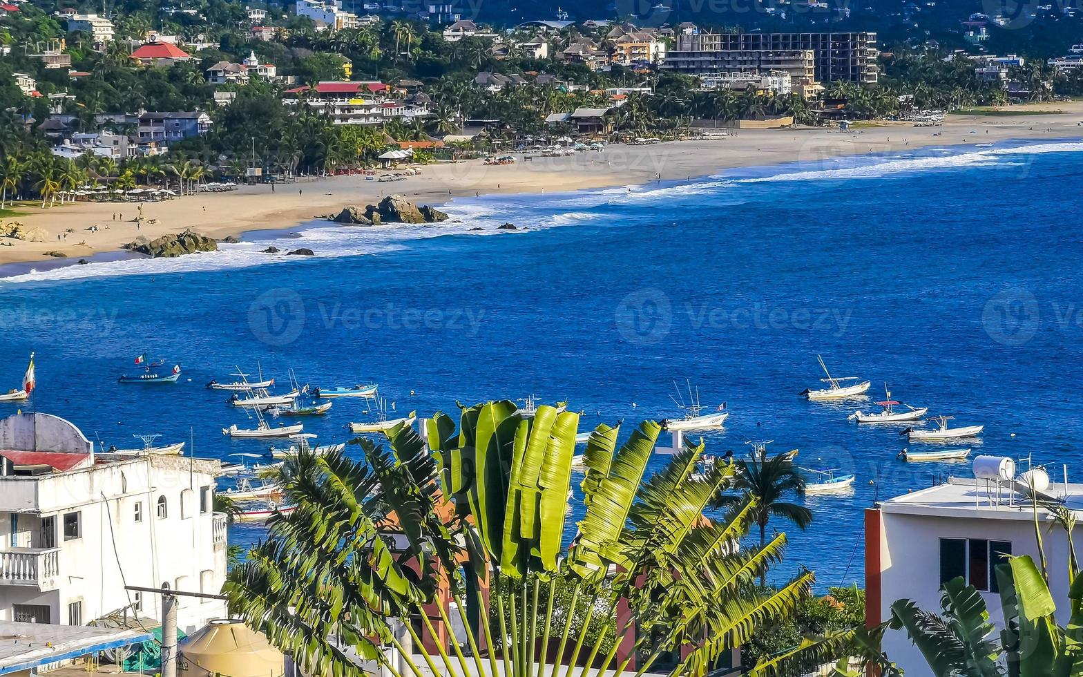 bela cidade e paisagem marítima panorama e vista puerto escondido méxico. foto