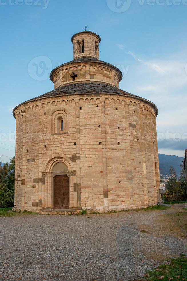 o edifício eclesial da rotonda di san tomé foto