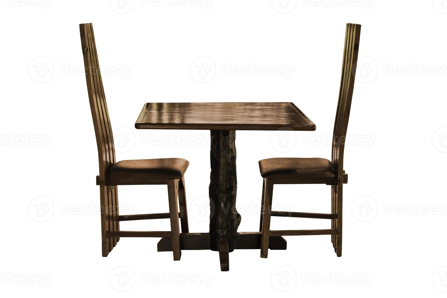mesa de jantar de madeira definida isolada. foto