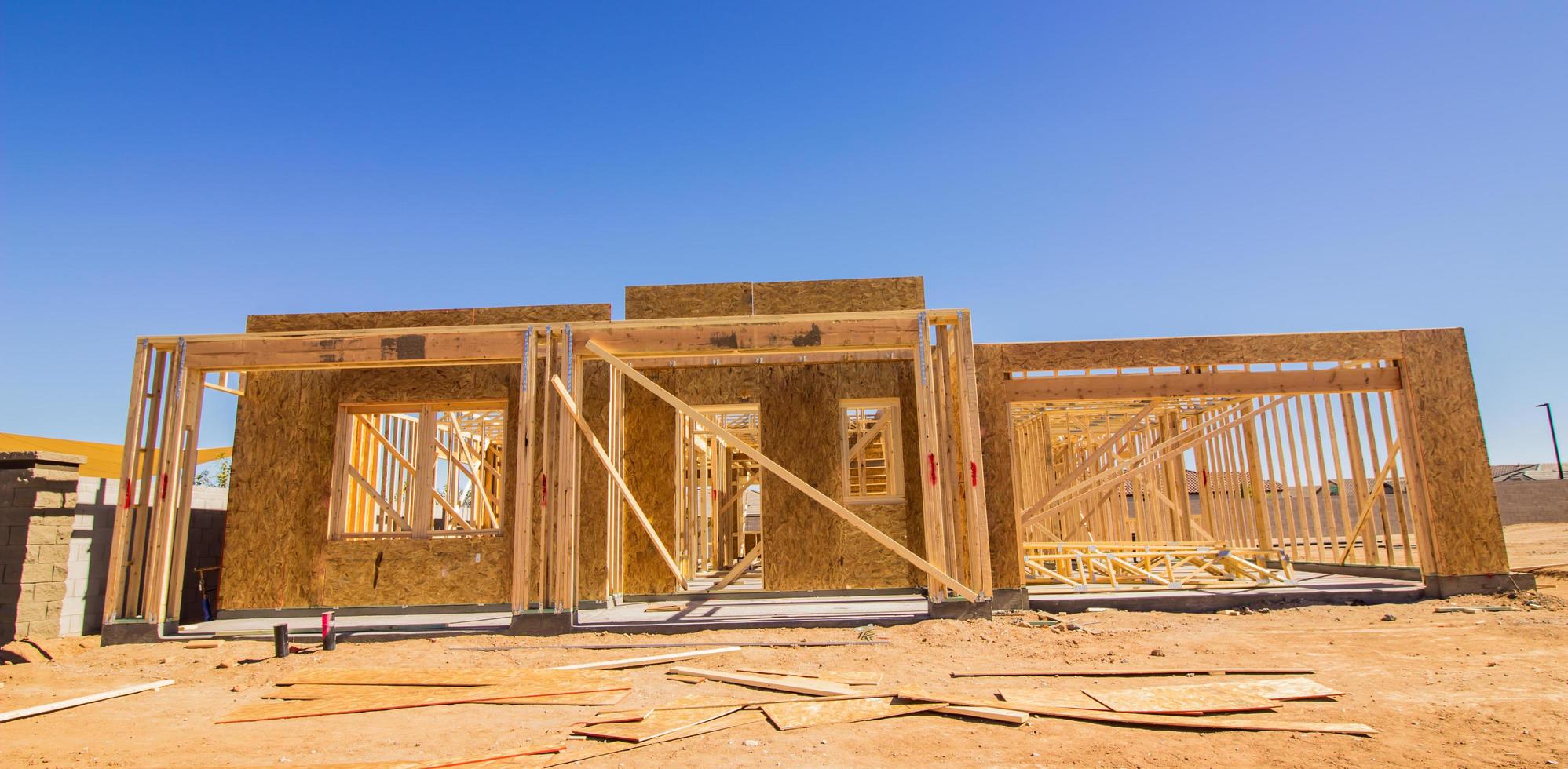 começando o estágio de enquadramento da nova casa em construção foto