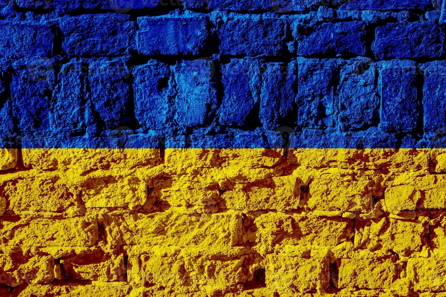 bandeira da ucrânia em um plano de fundo texturizado. colagem conceitual. foto