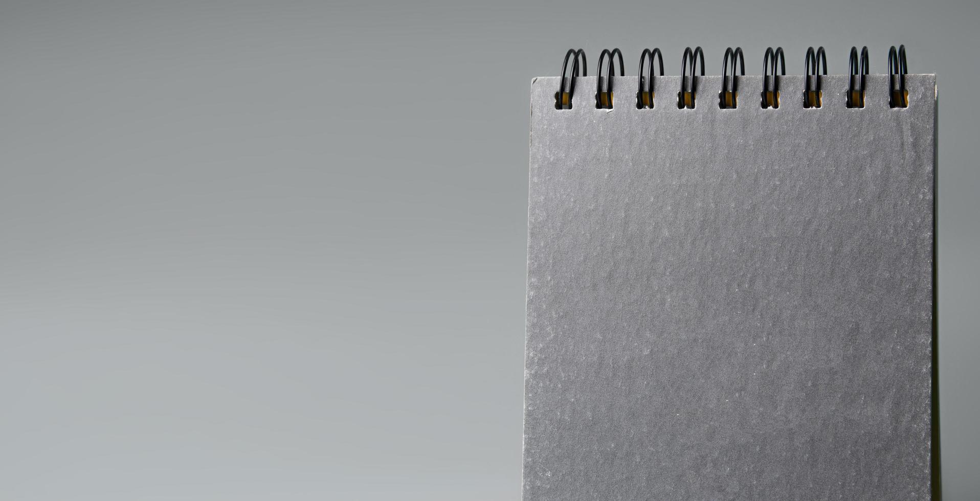 caderno em branco, caderno espiral no fundo. com espaço de cópia foto