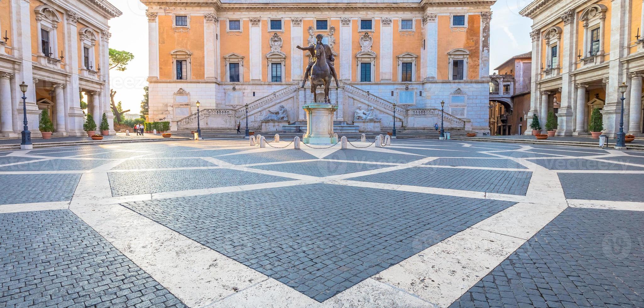 Praça do Capitólio em Roma, Itália. feito por michelangelo, é sede da prefeitura de roma foto