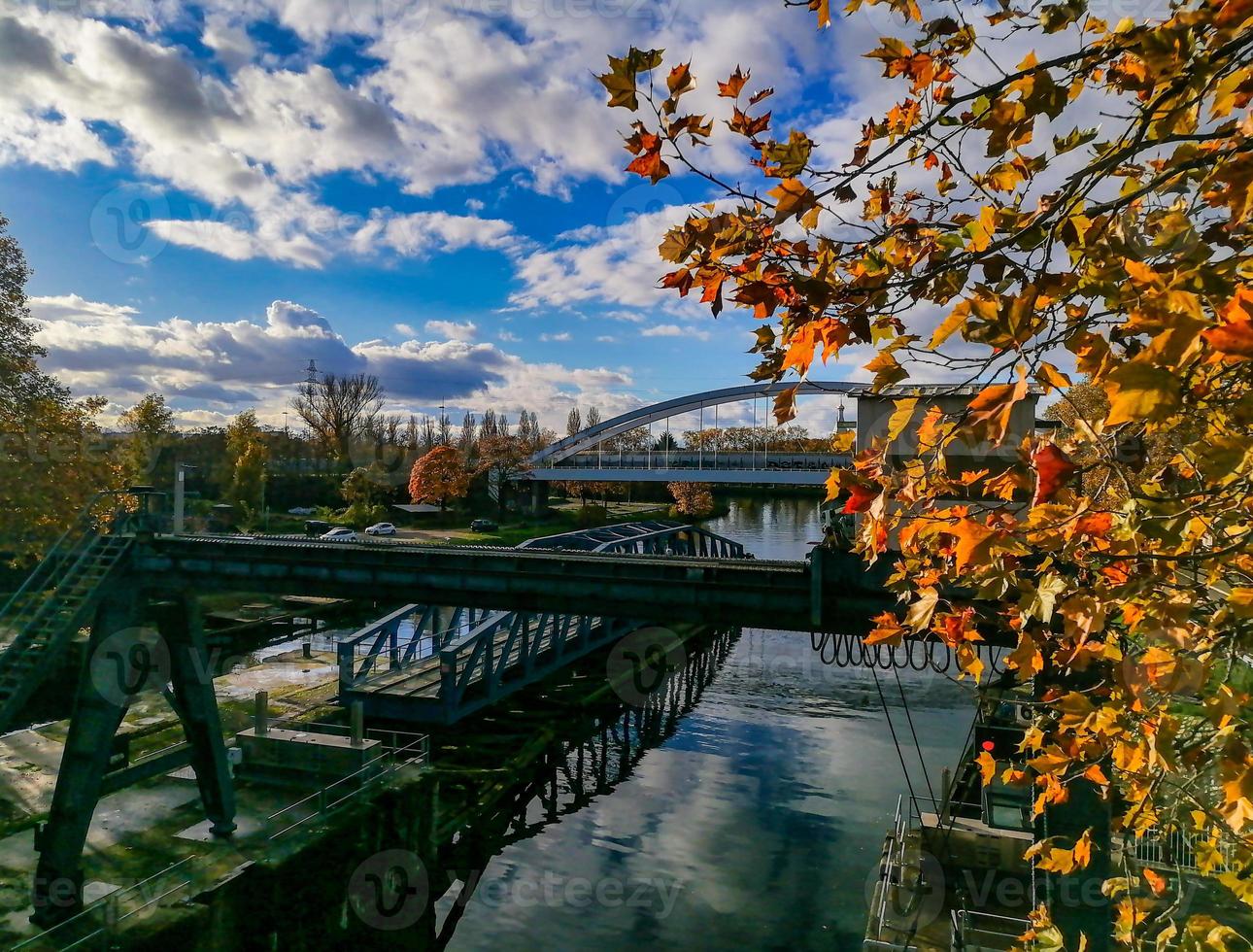 as cores do outono são brilhantes e suculentas. arredores de Estrasburgo, Reno. foto