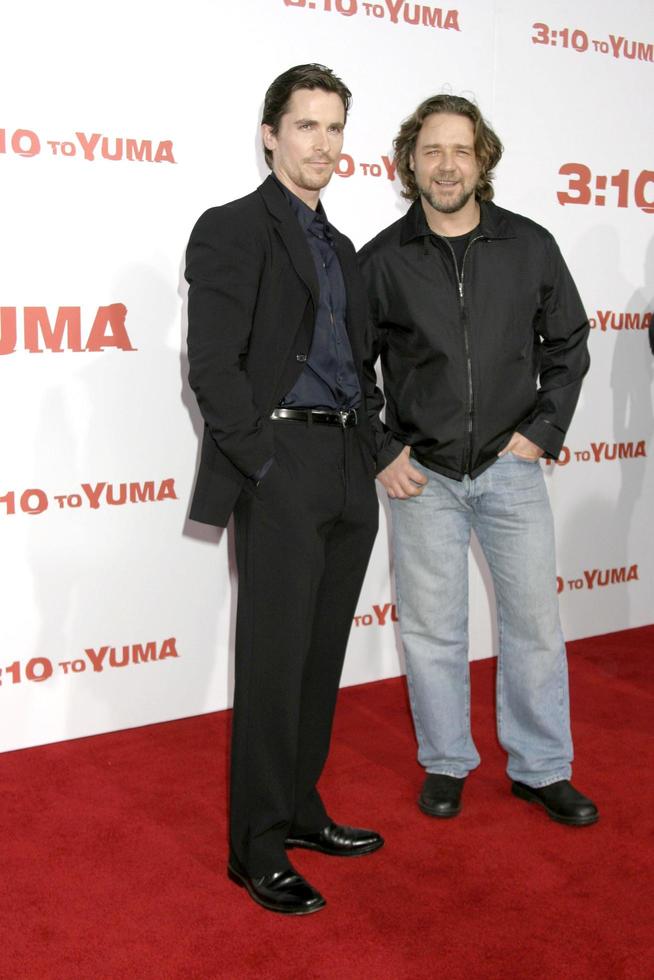 christian bale e russell crowe 3-10 to yuma premiere westwood, ca 21 de agosto de 2007 2007 foto