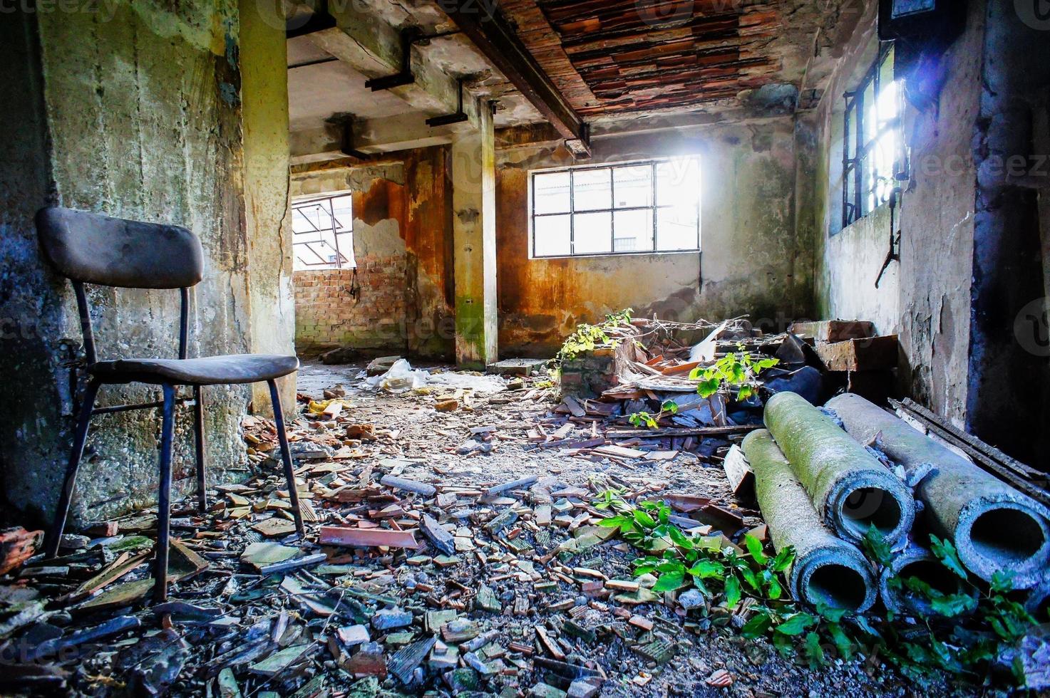 espanha, 2022 - interior de prédio abandonado foto