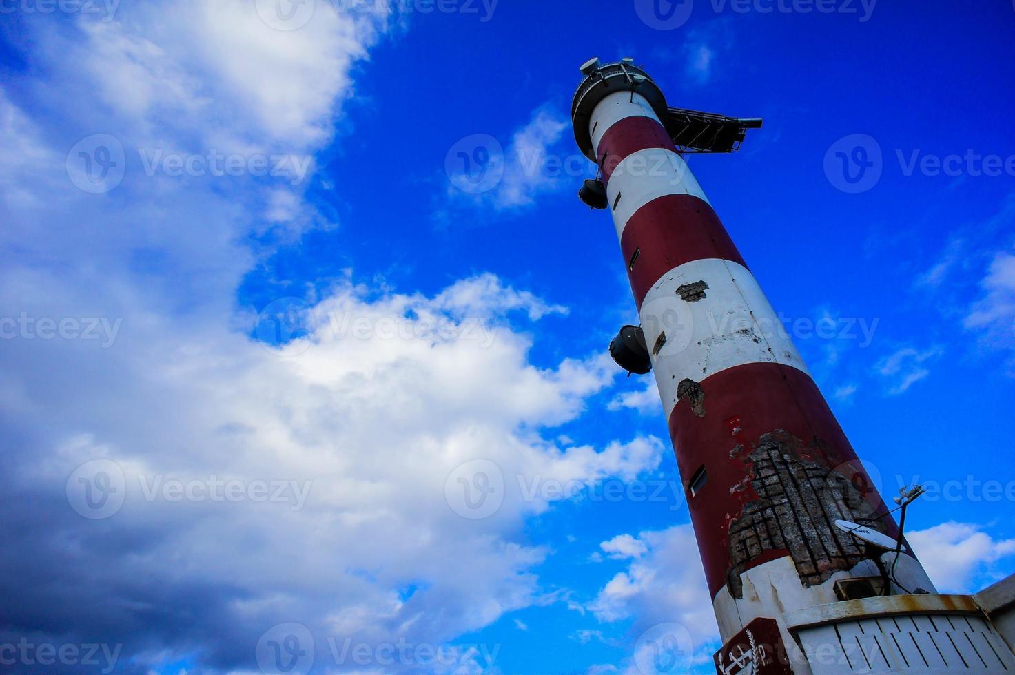 farol à beira-mar foto