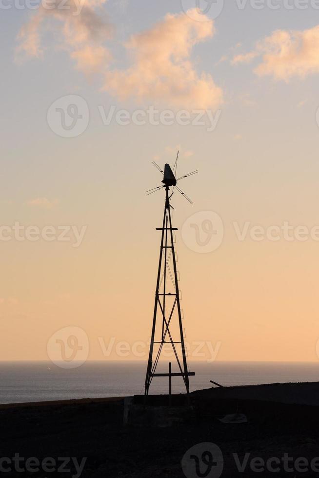 vista de um moinho de vento foto