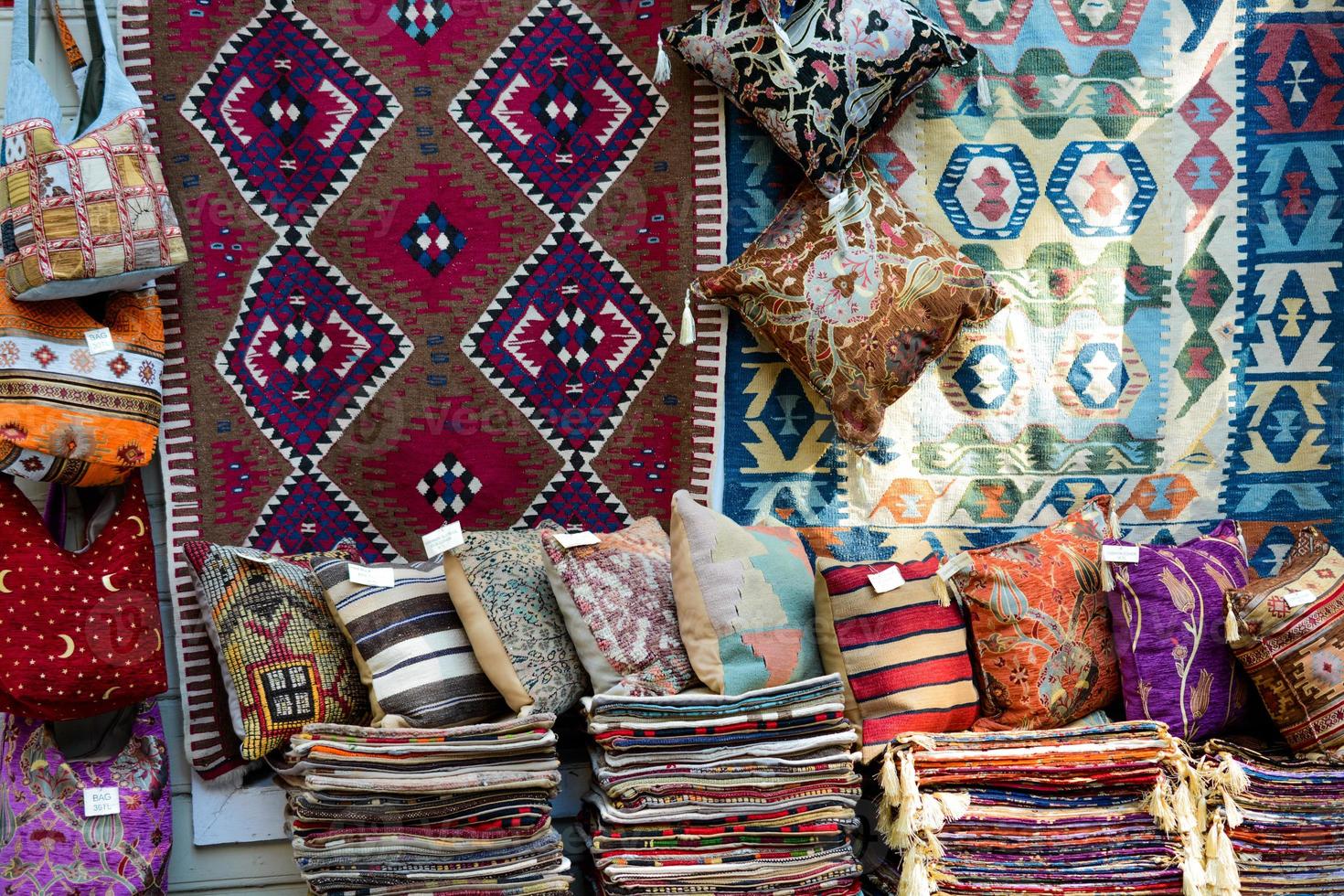 carpetes e tapetes feitos de tipos tradicionais foto