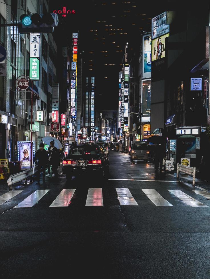 Osaka, japão, turistas de 2018 lotam o distrito comercial de osaka foto