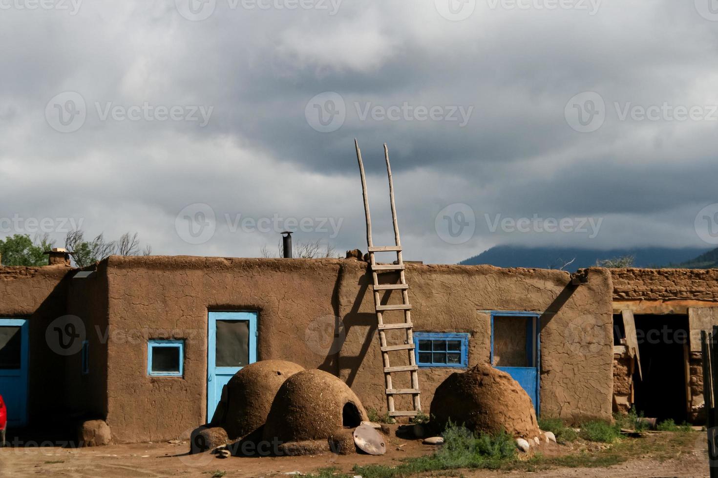 taos pueblo no novo méxico, eua foto