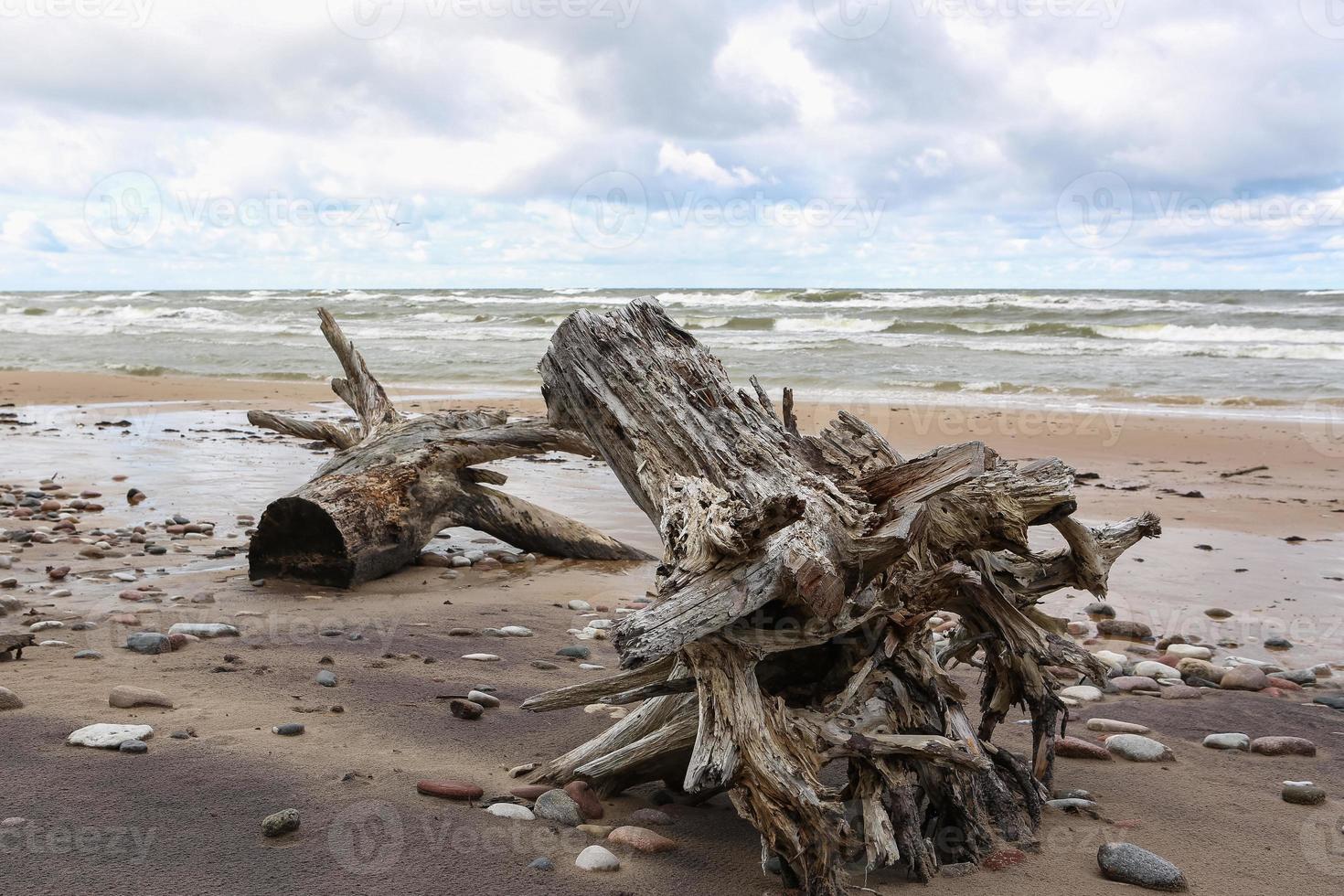 padrões na areia da praia foto