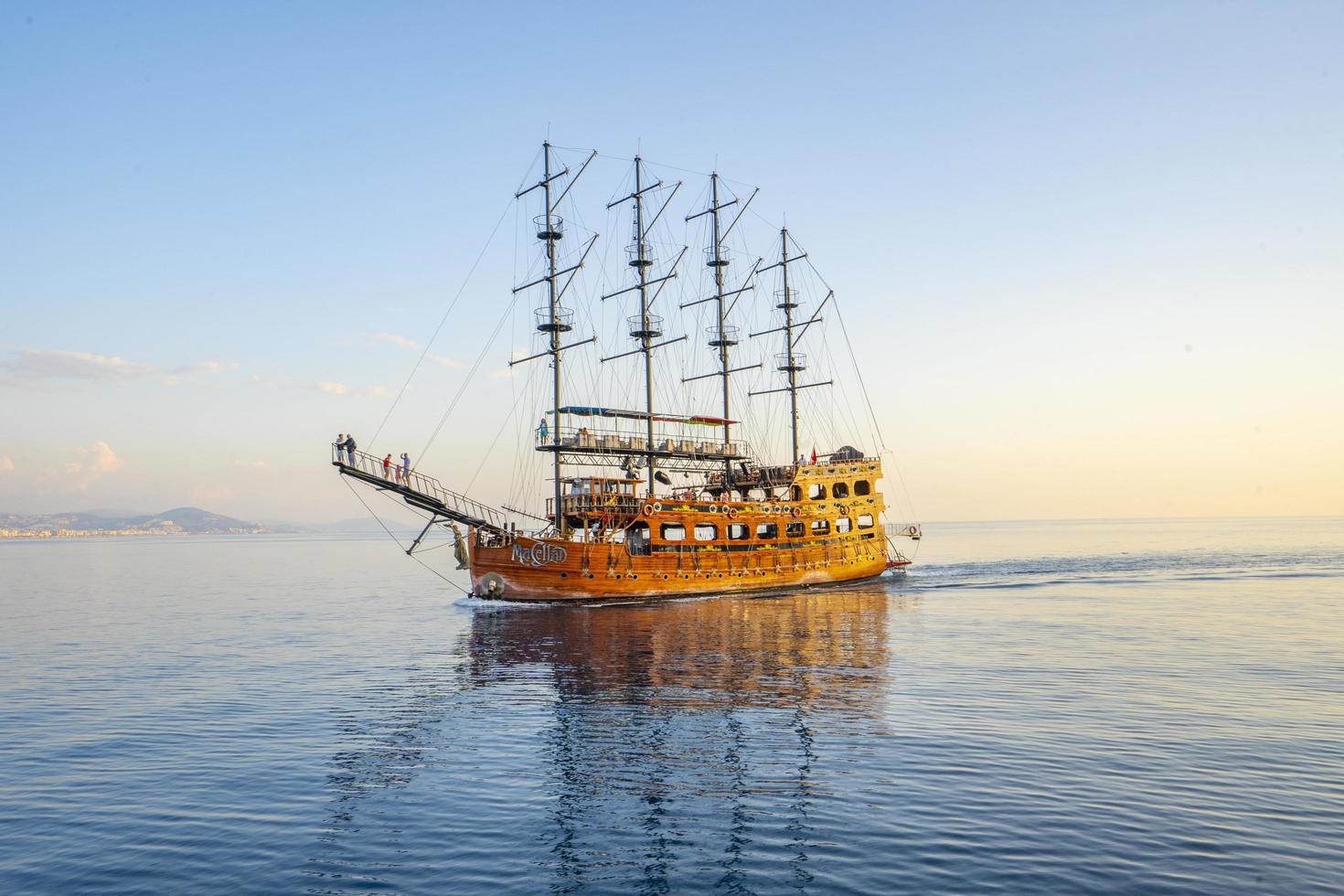 alanya, antalya turquia 2022, passeio de barco de turismo marítimo, verão foto