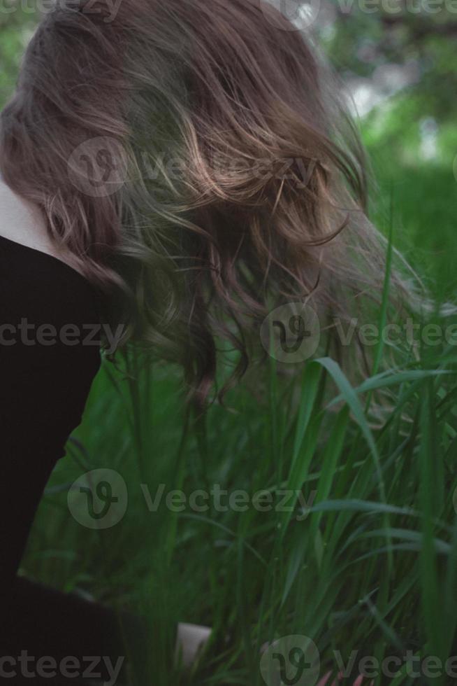 feche o cabelo da senhora na foto do conceito de movimento