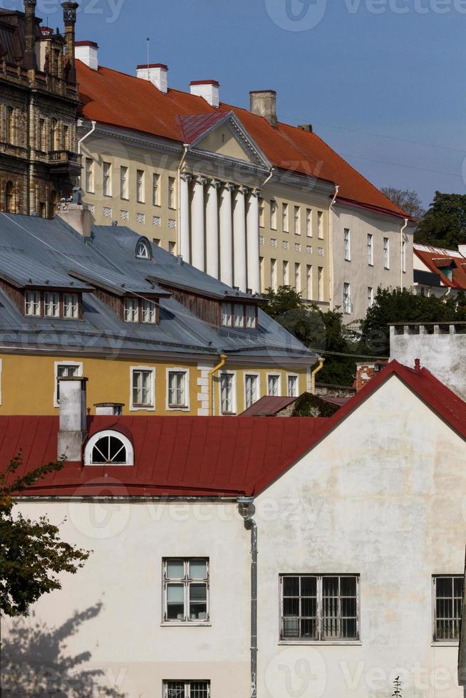 cidade velha de tallinn no verão foto