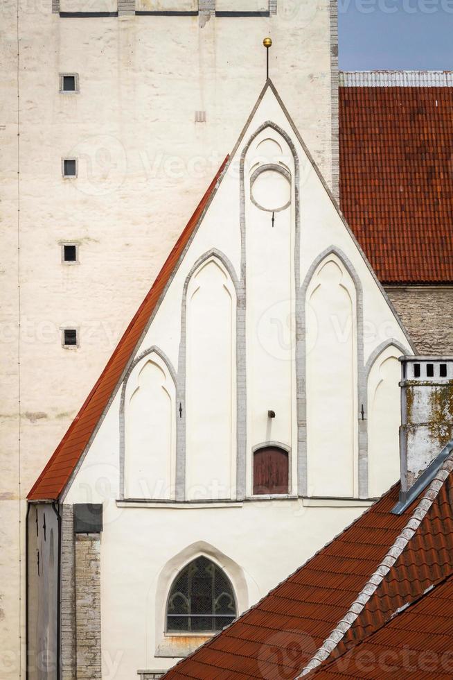 cidade velha de tallinn no verão foto