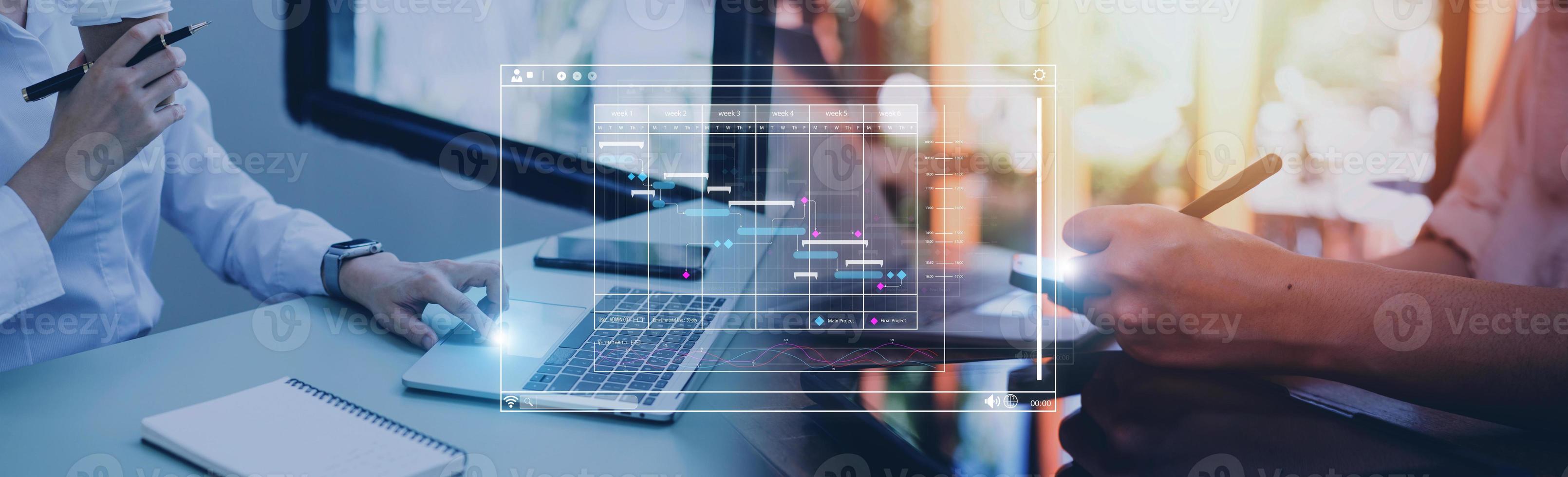 analista trabalhando com computador em análise de negócios e sistema de gerenciamento de dados para fazer relatório com kpi e métricas conectadas ao banco de dados. estratégia corporativa para finanças, operações, vendas, marketing foto