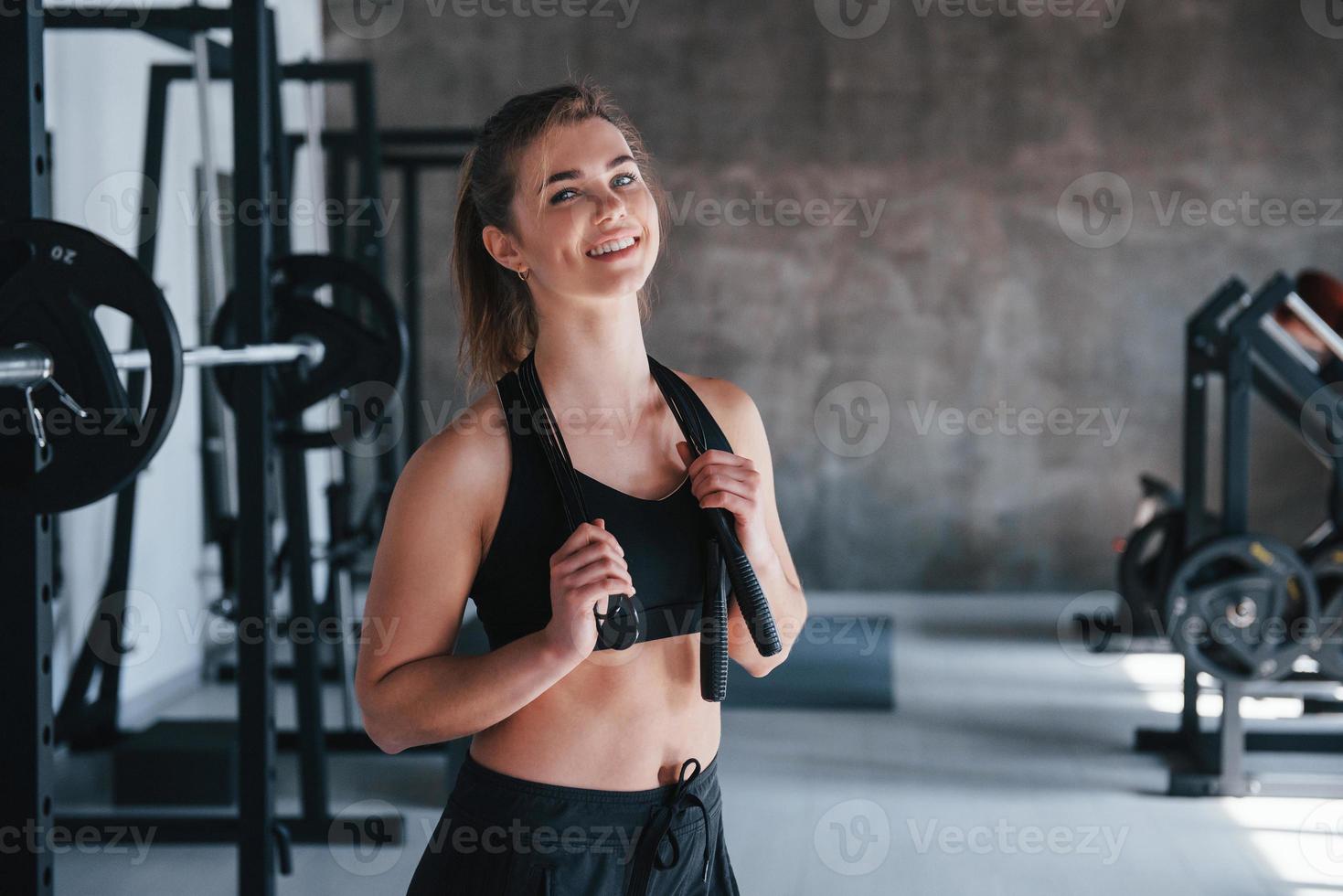 cabelo voador. foto de uma linda loira na academia em seu horário de fim de  semana 8458803 Foto de stock no Vecteezy