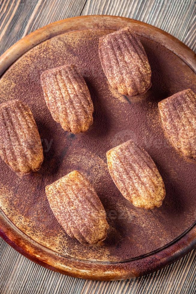 madeleines - pequenos bolos de esponja franceses foto