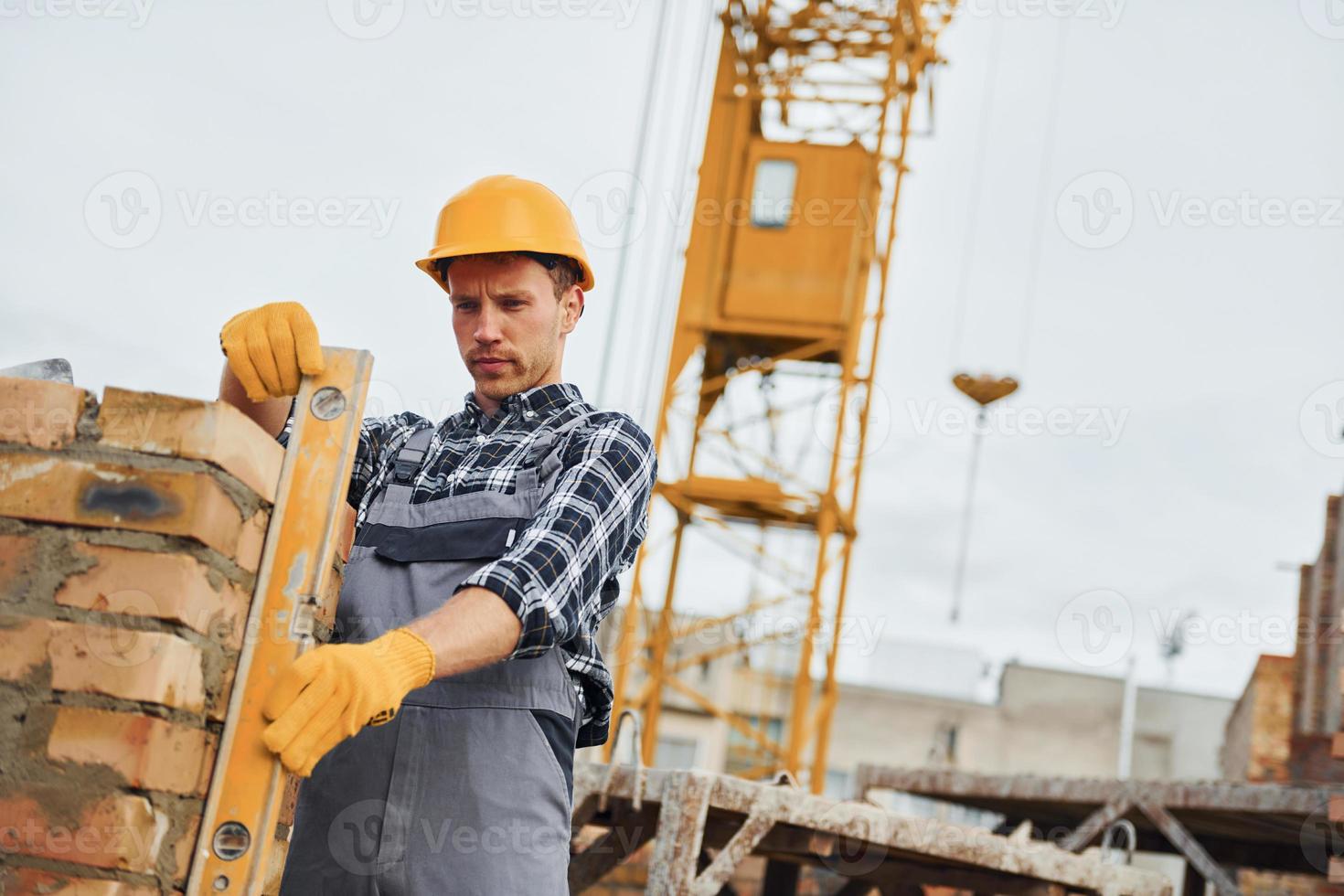 Trabalhador Construção Civil Construção Construtor Uniforme Construção  Fundo Construção Construtor fotos, imagens de © Tverdohlib.com #651182360