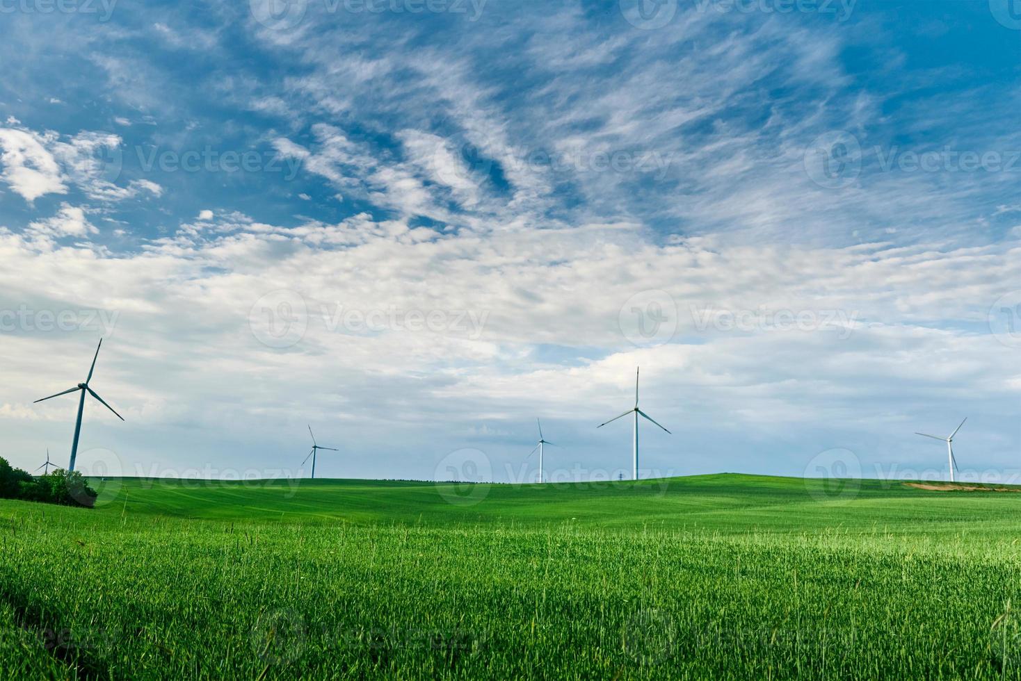 turbina eólica no campo. conceito de energia eólica foto