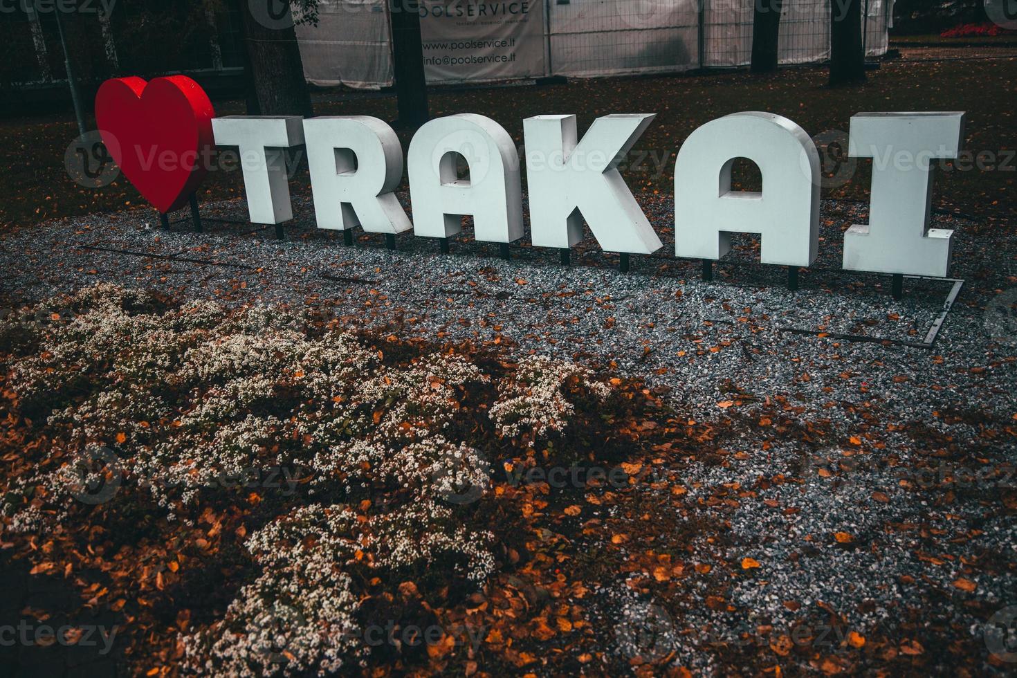 vistas de rua na cidade de trakai, lituânia foto