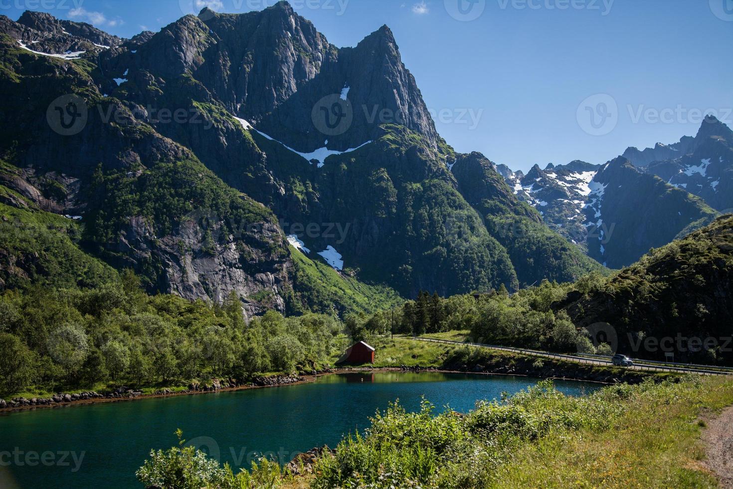 vistas das ilhas lofoten na noruega foto