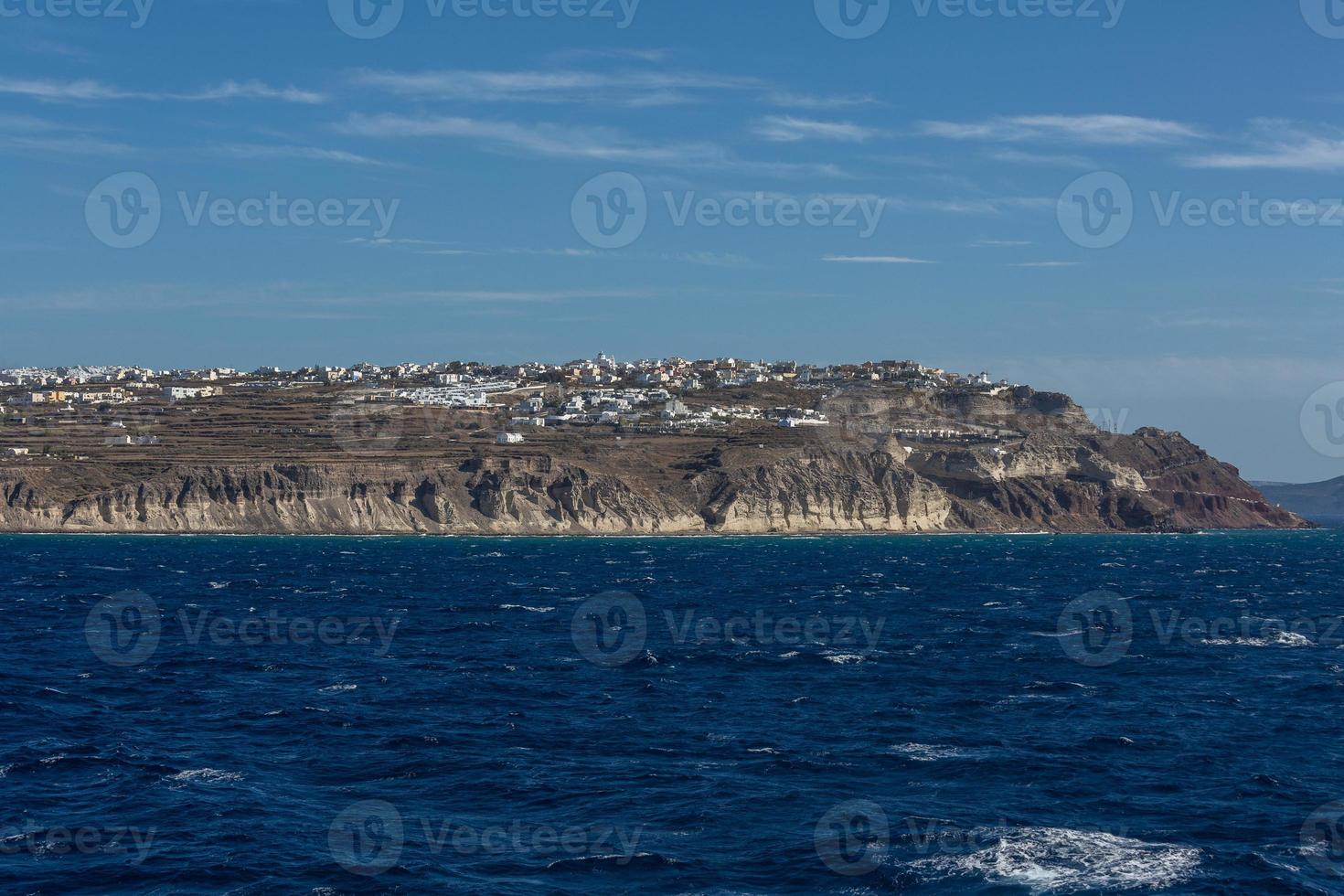 ondas e salpicos no mar mediterrâneo foto