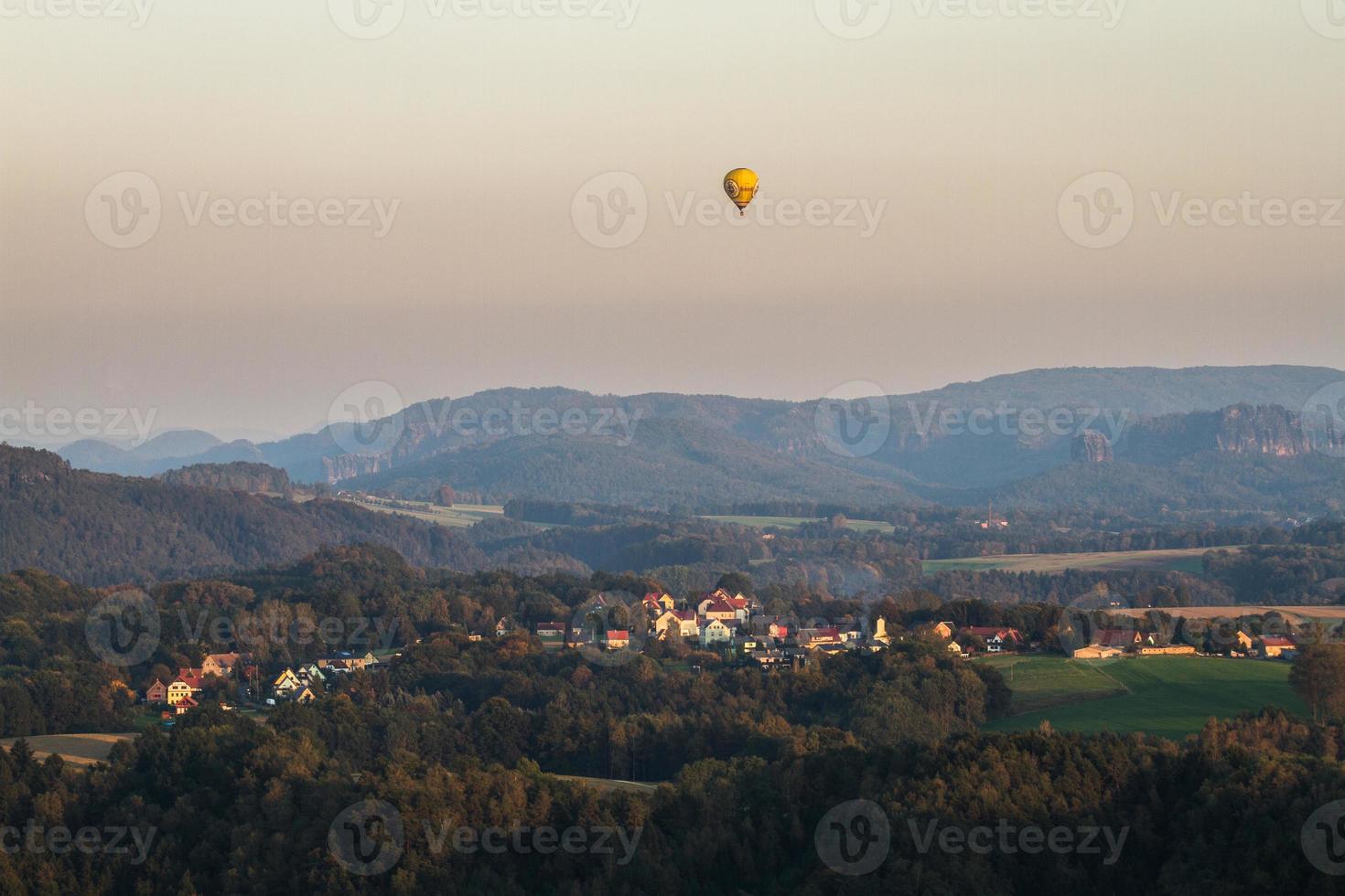 paisagens de outono nas montanhas de arenito do elba. foto